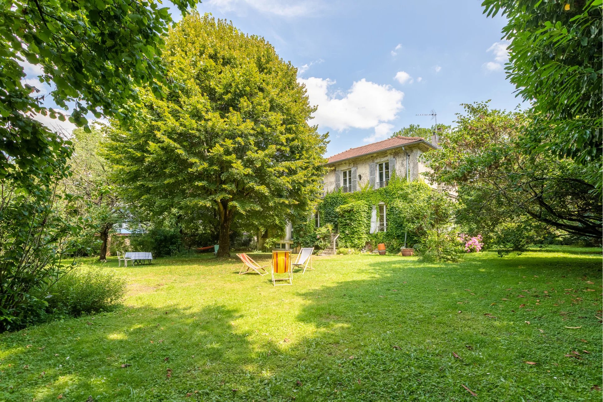 House in BAGNEUX Not to be missed