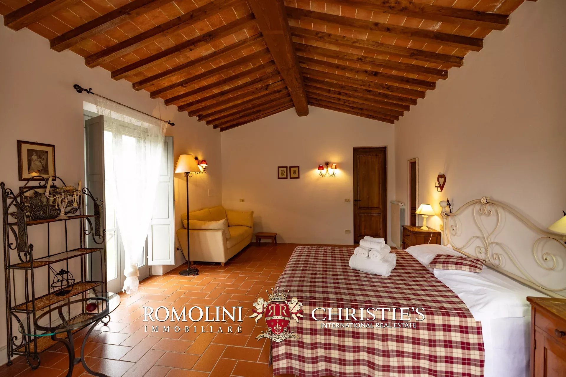 6 Bedroom Villa/Townhouse's Image 49