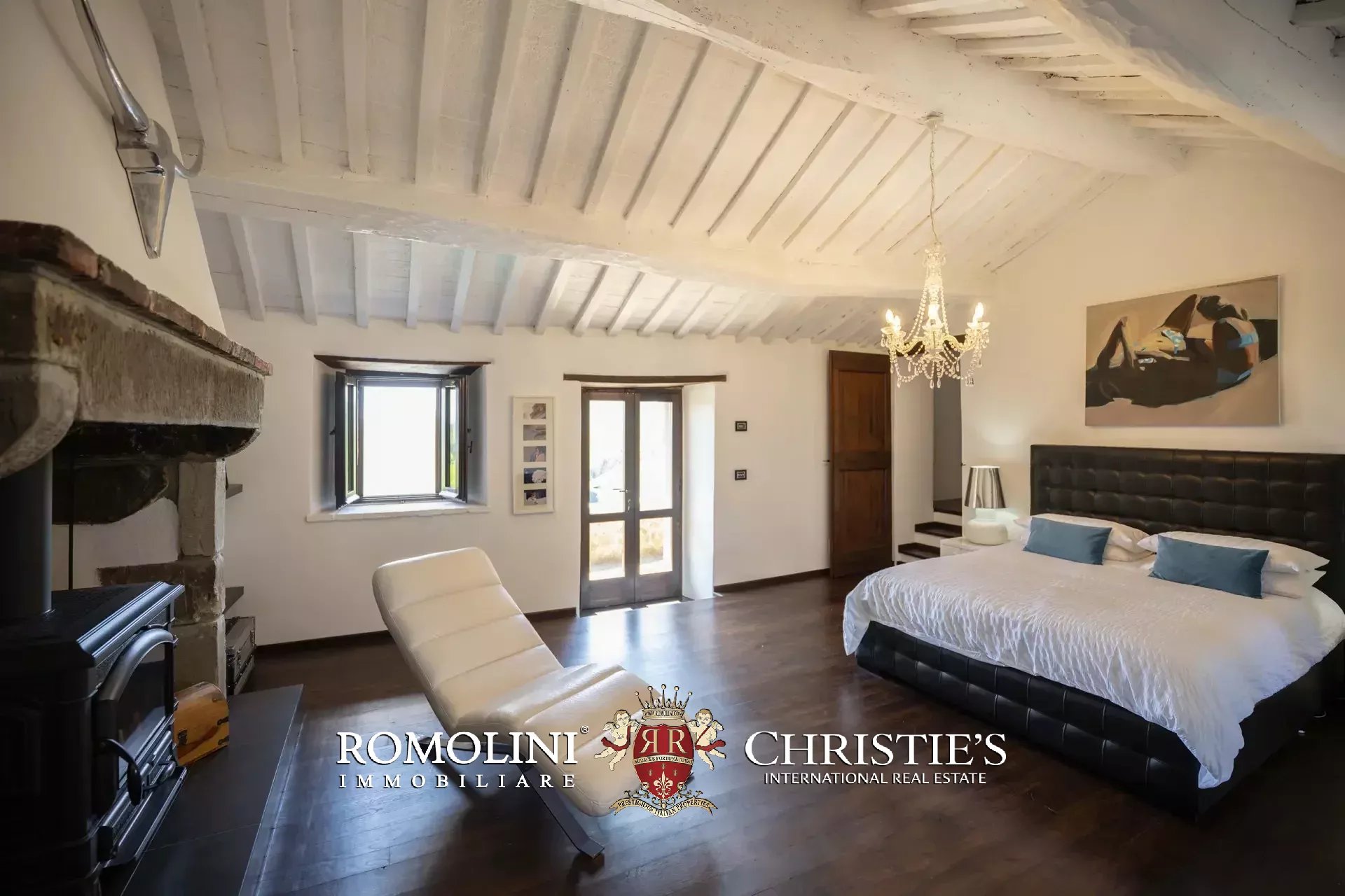 6 Bedroom Villa/Townhouse's Image 38