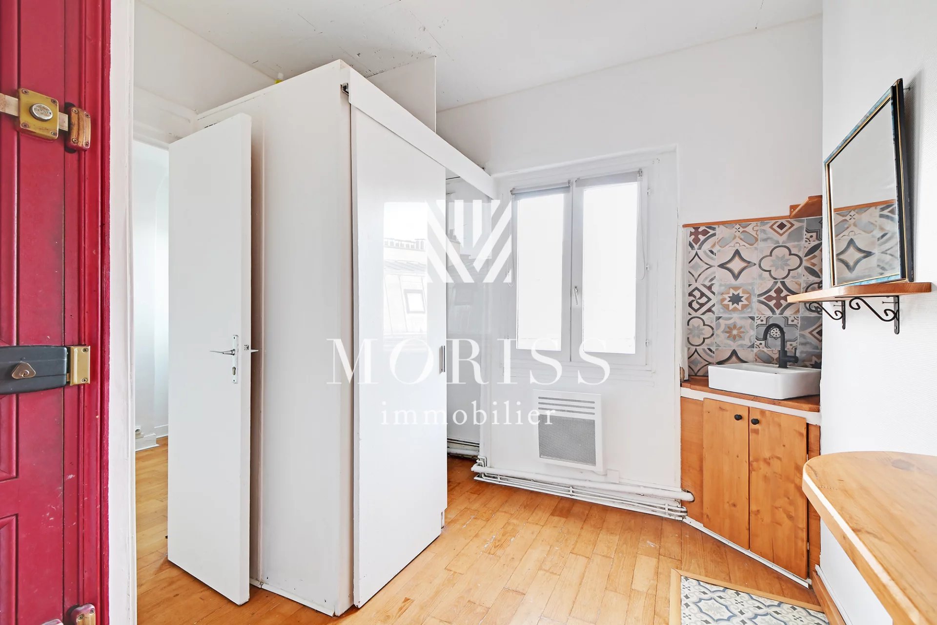 STUDIO - DERNIER ETAGE - 75018 PARIS - Image Array