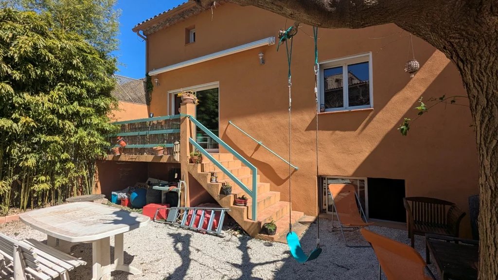 CARCES - Maison de village avec garage terrasse et jardin