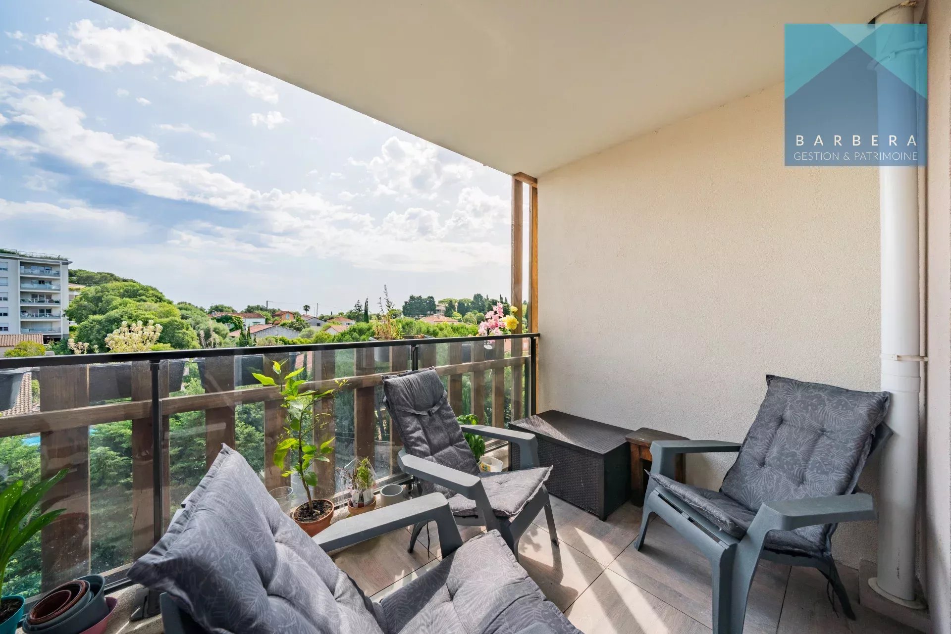 Agence immobilière de 