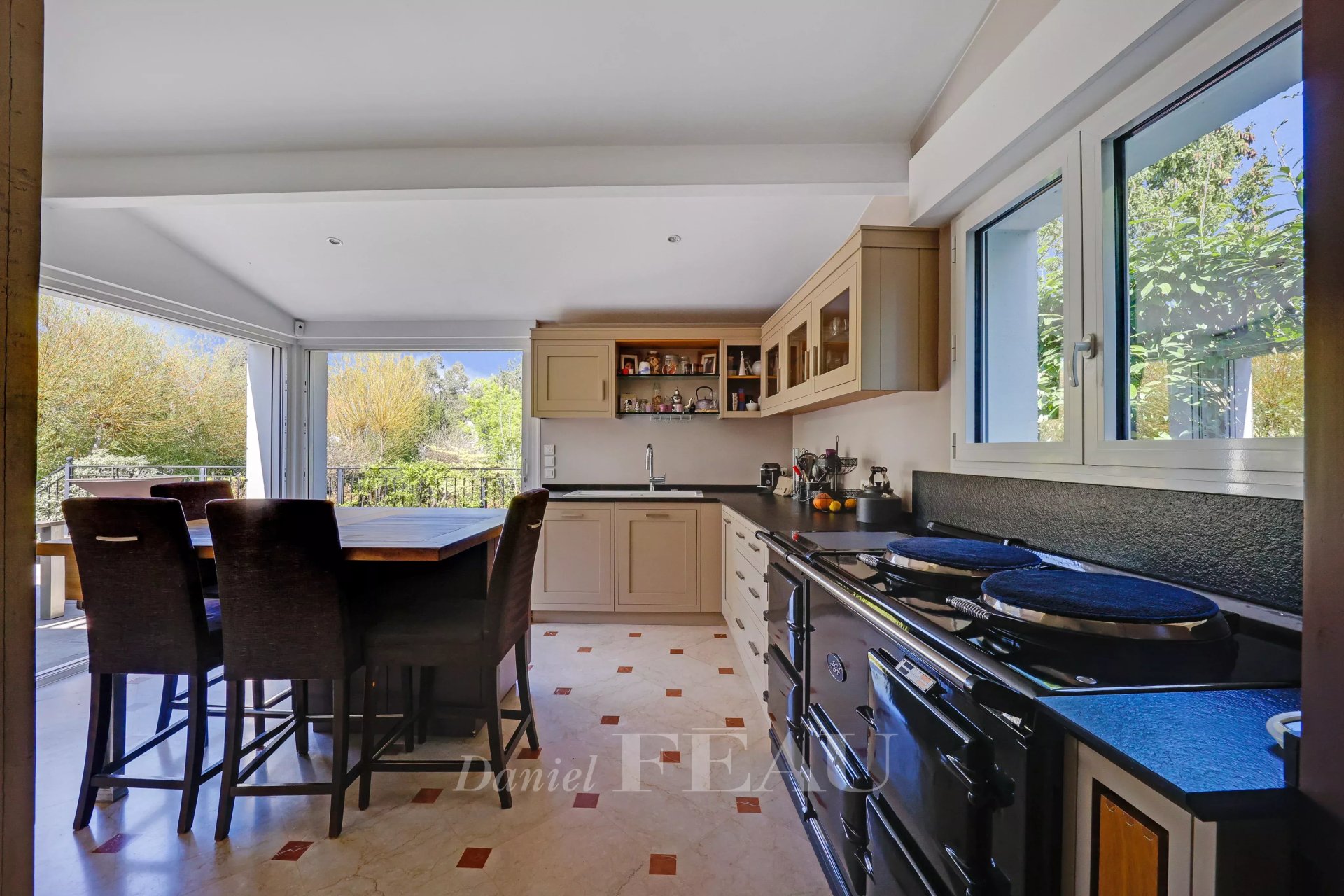4 Bedroom Villa/Townhouse's Image 4