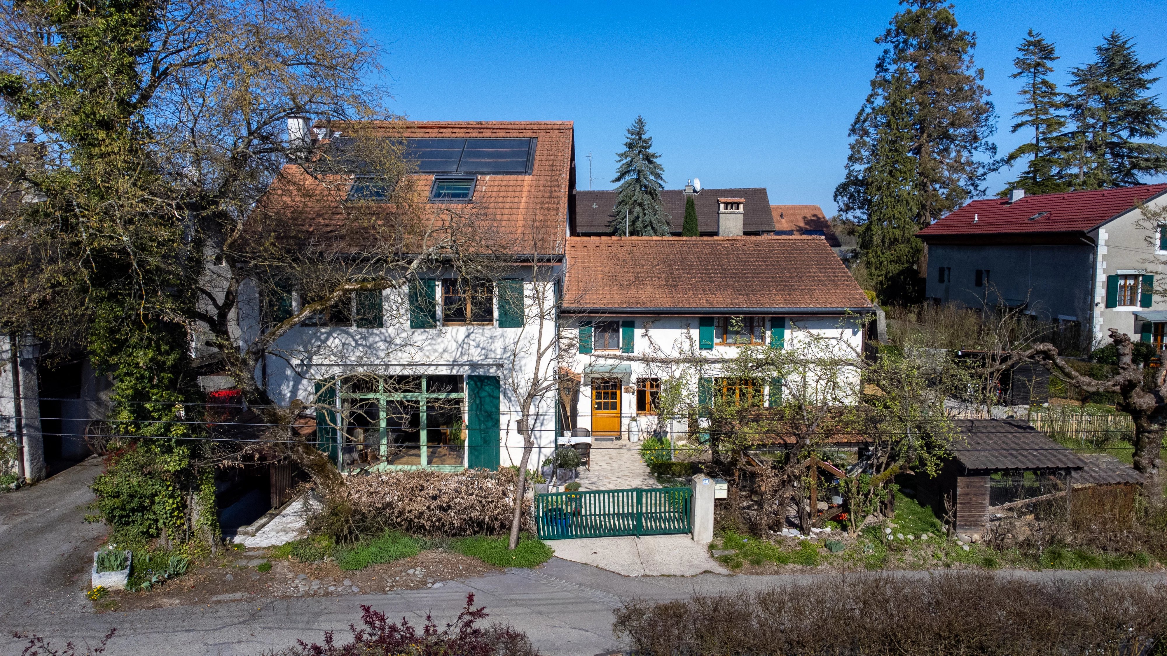 Peney-Dessus Spacieux duplex 7 pièces avec jardin