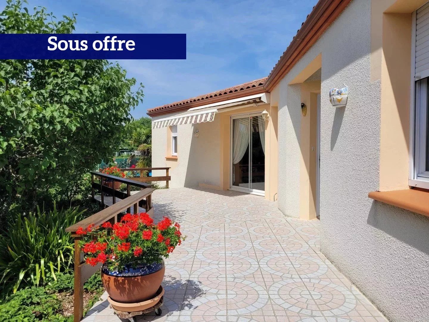 Charming single-storey house with swimming pool and garage 10 minutes from Cahors