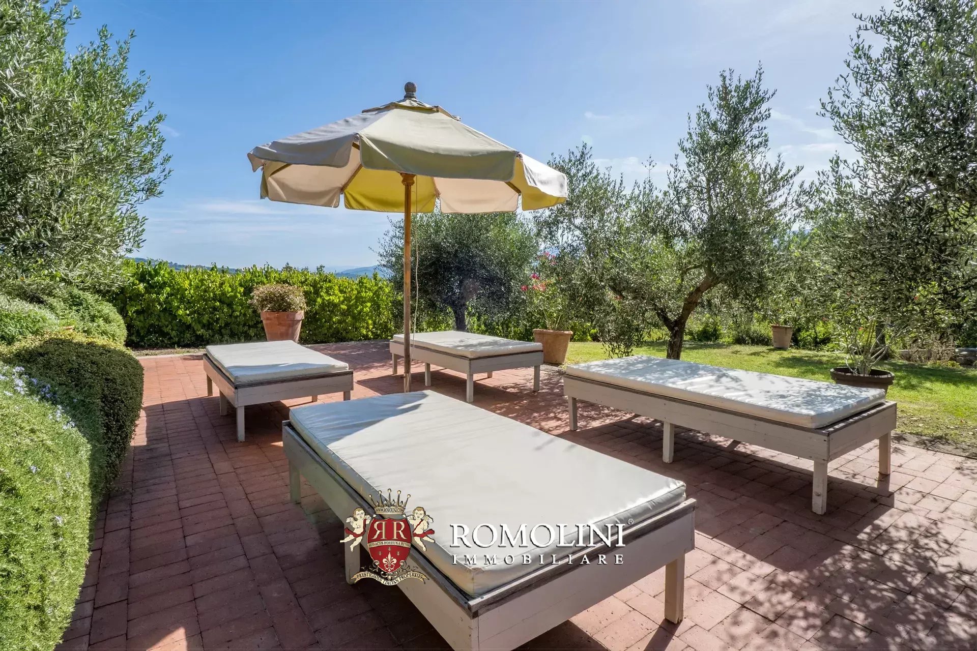 10 Bedroom Villa/Townhouse's Image 22