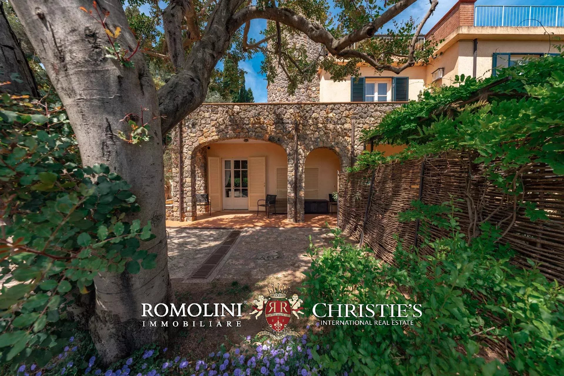 11 Bedroom Villa/Townhouse's Image 42