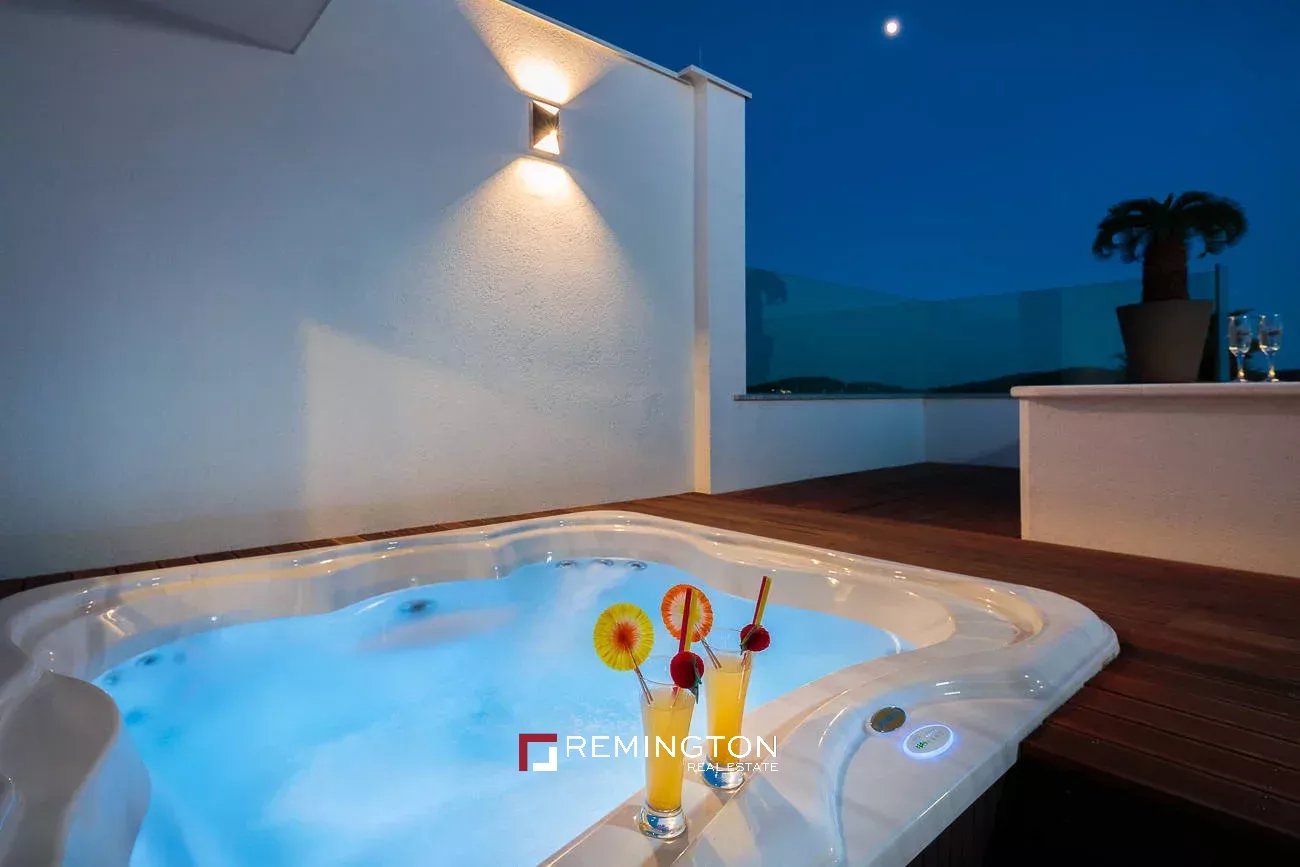 5 Bedroom Villa/Townhouse's Image 40