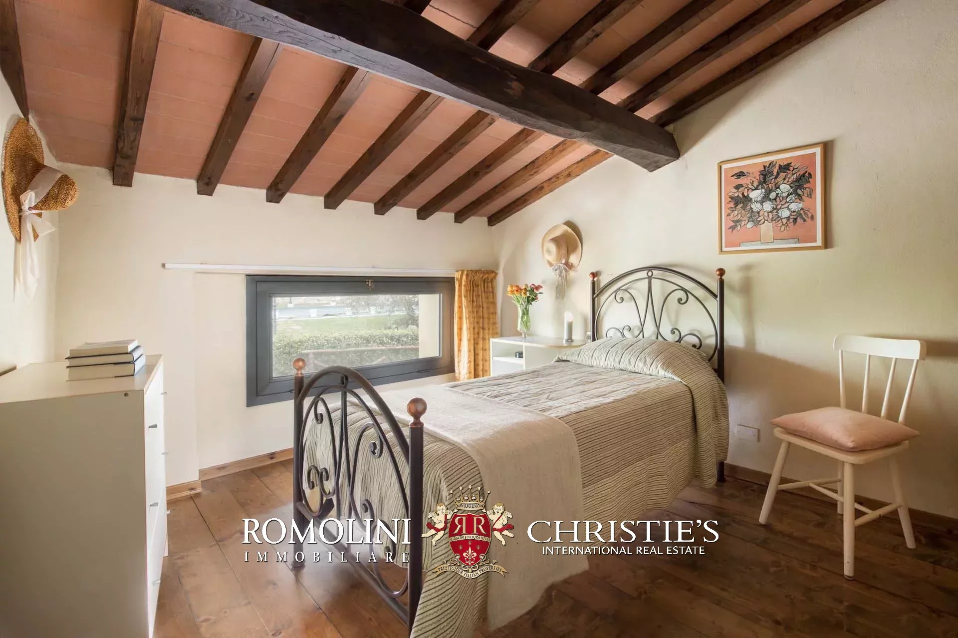 21 Bedroom Vineyard's Image 96