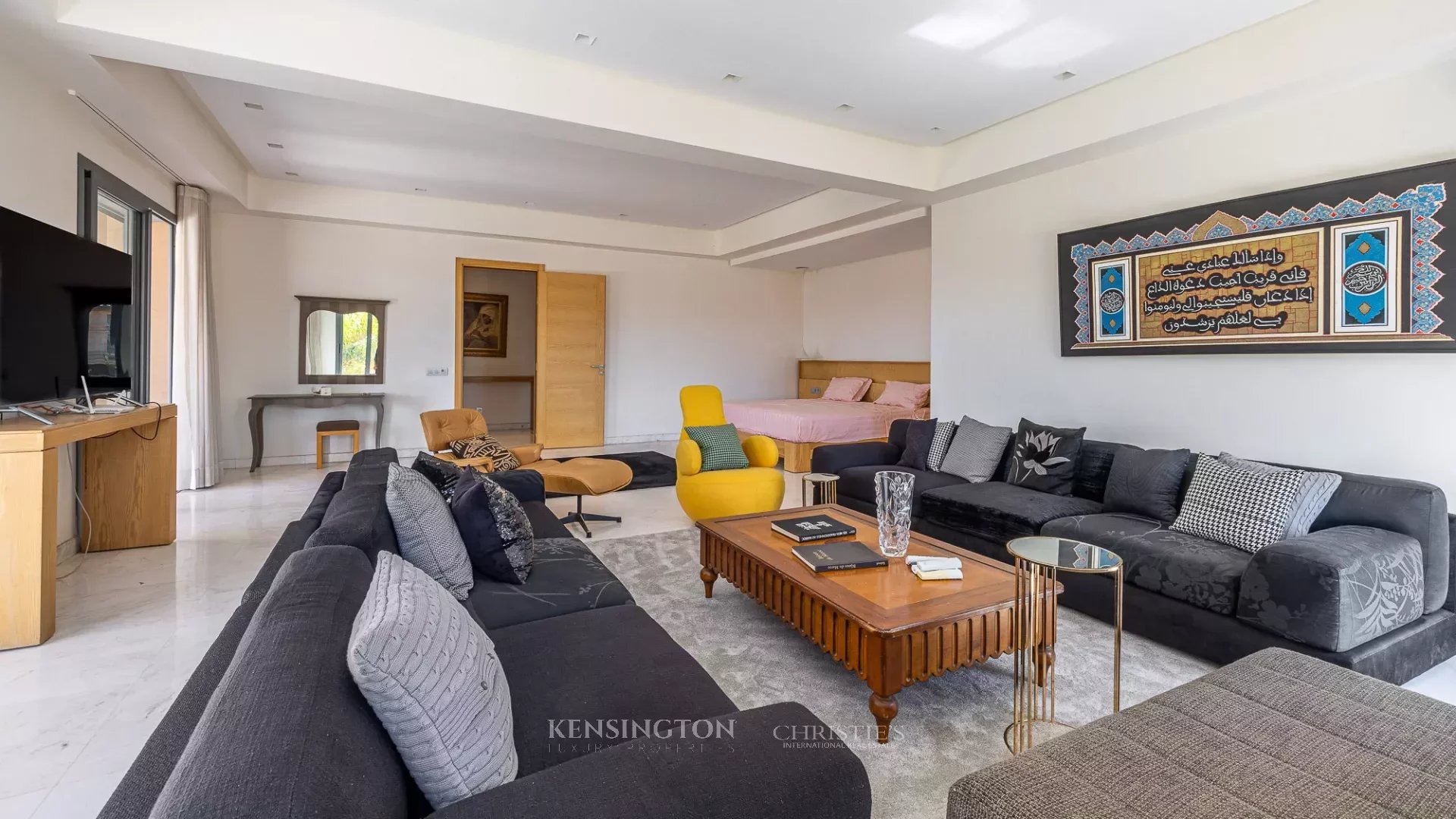7 Bedroom Villa/Townhouse's Image 25