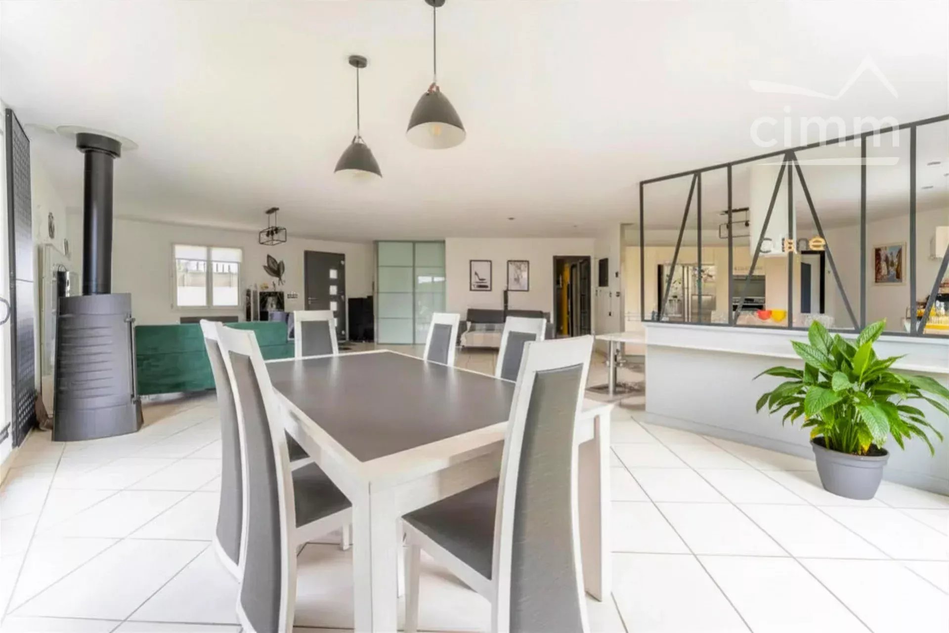 Agence immobilière de 