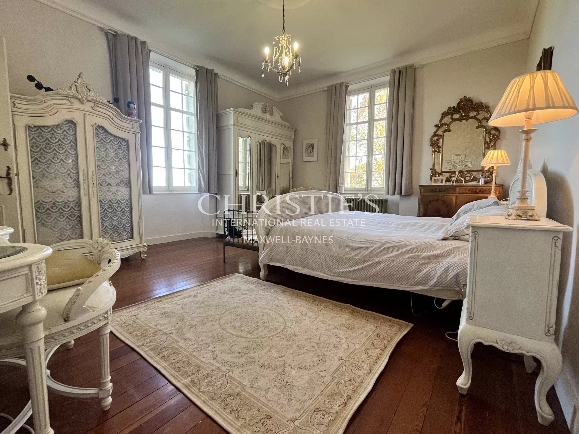 4 Bedroom Chateau's Image 22