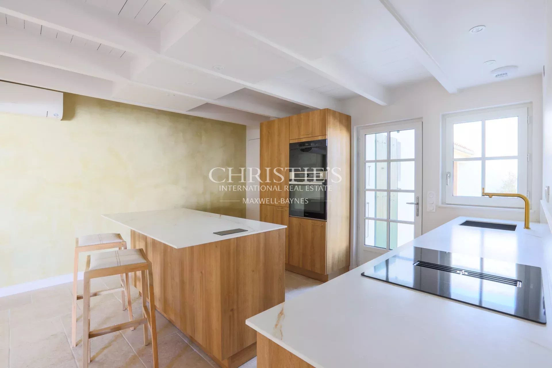 5 Bedroom Villa/Townhouse's Image 4