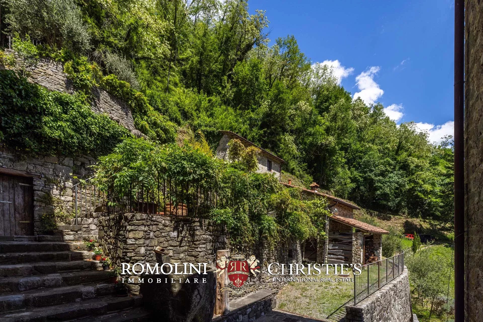 10 Bedroom Villa/Townhouse's Image 44