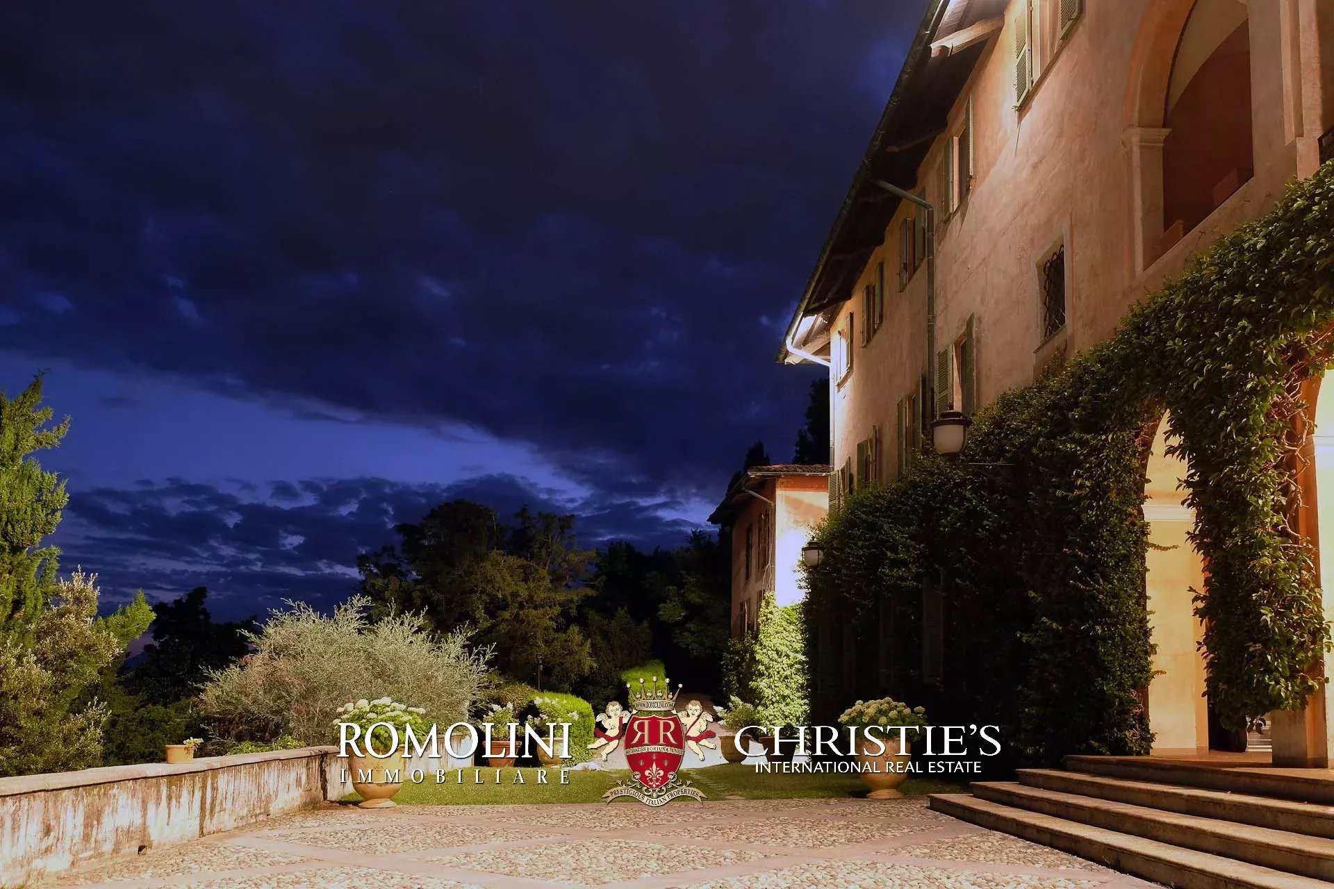 17 Bedroom Villa/Townhouse's Image 7