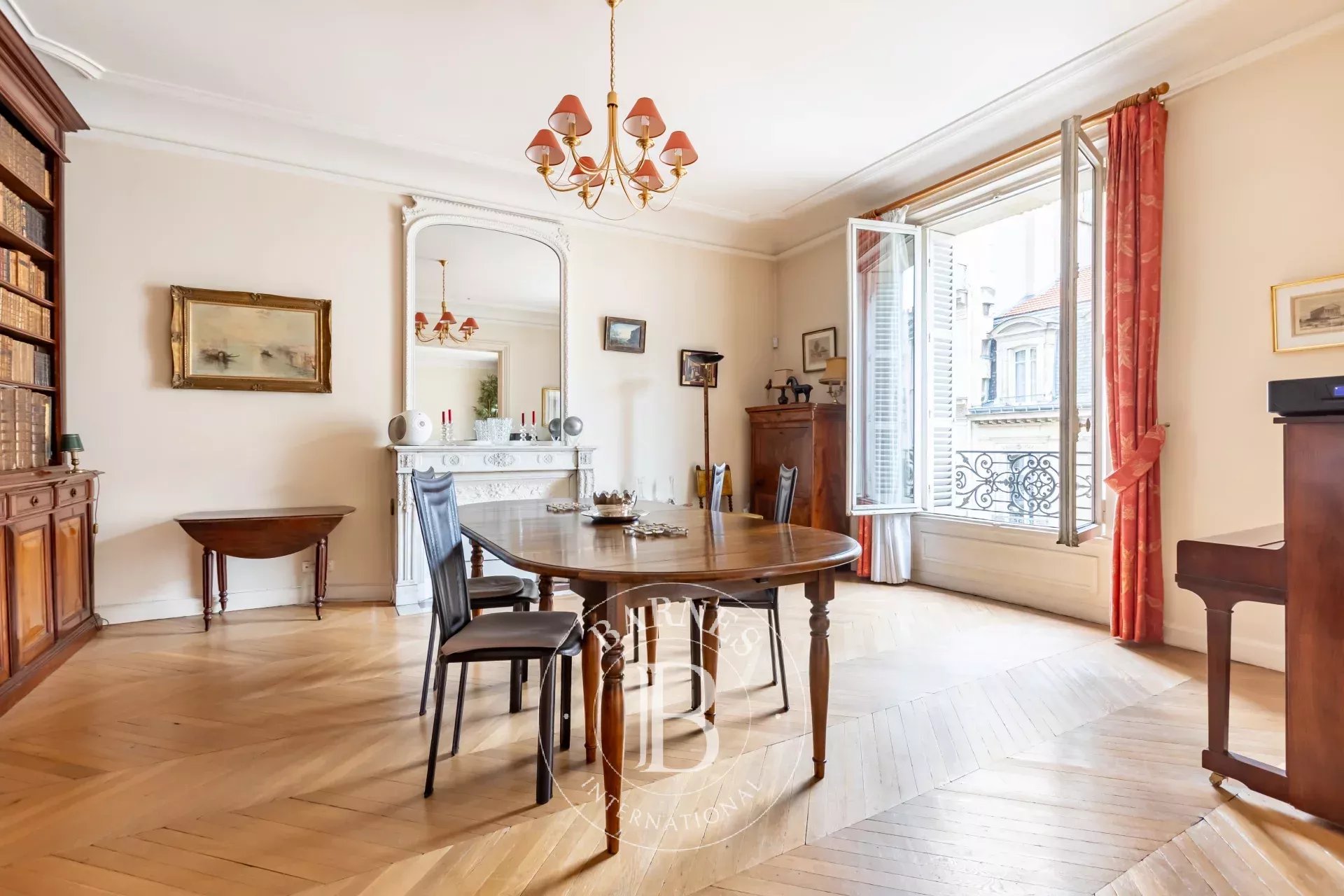 Daire Paris 8ème - picture 8