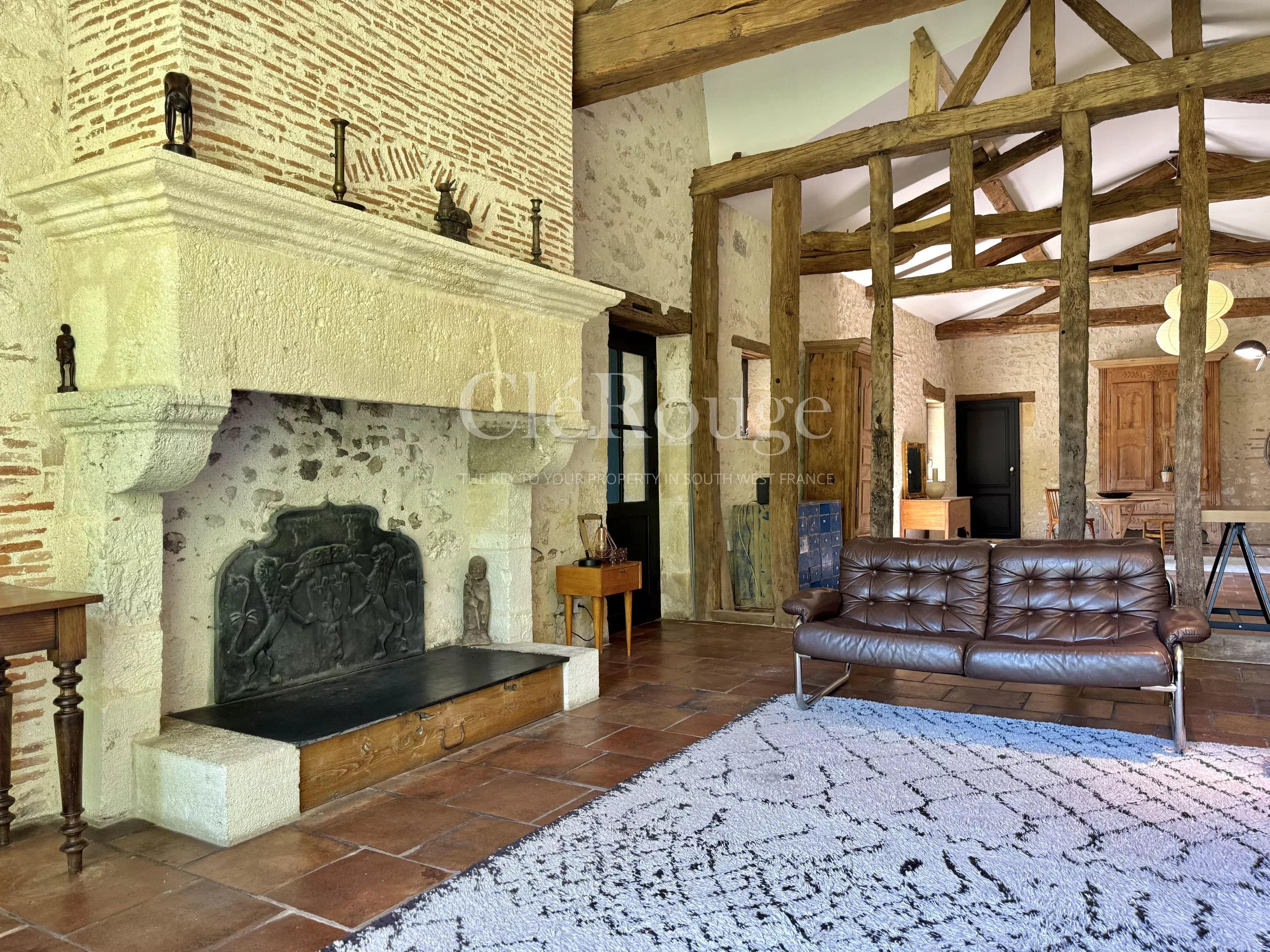 Close to Sainte-Foy-la-Grande – Stunning riverside property on the Dordogne