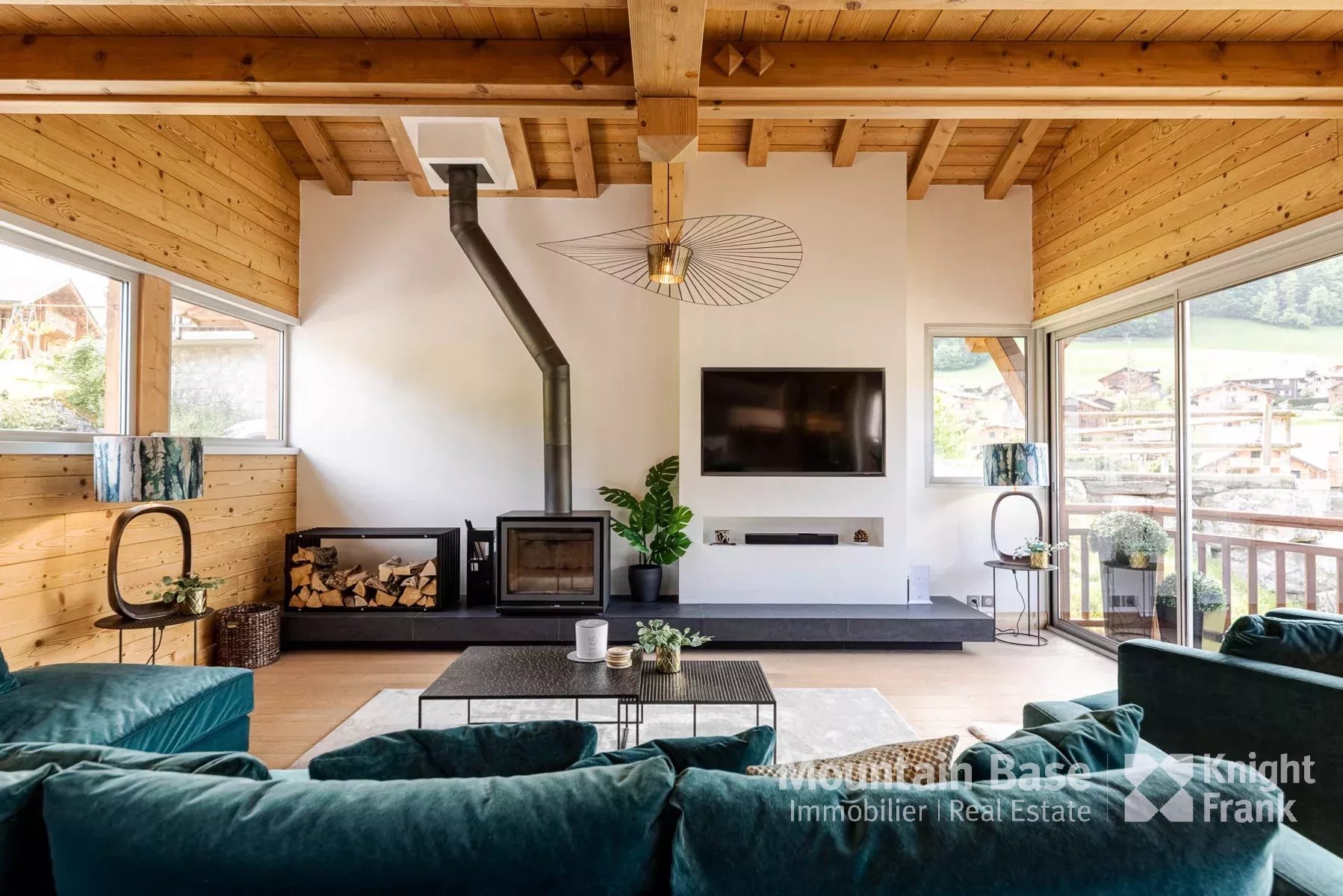 Photo of Stylish 5 bedroom chalet in central Morzine