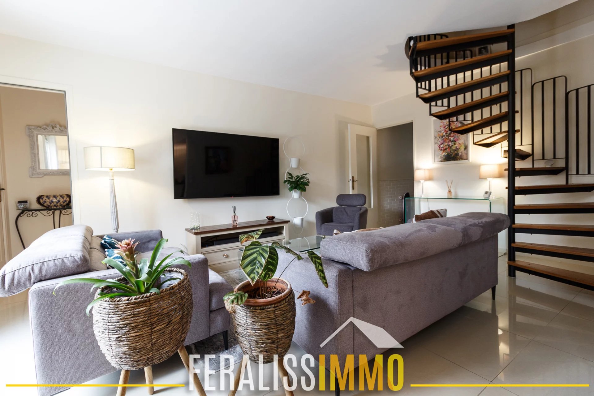 Maison 120m2 avec chambre au rdc et beau jardin clos