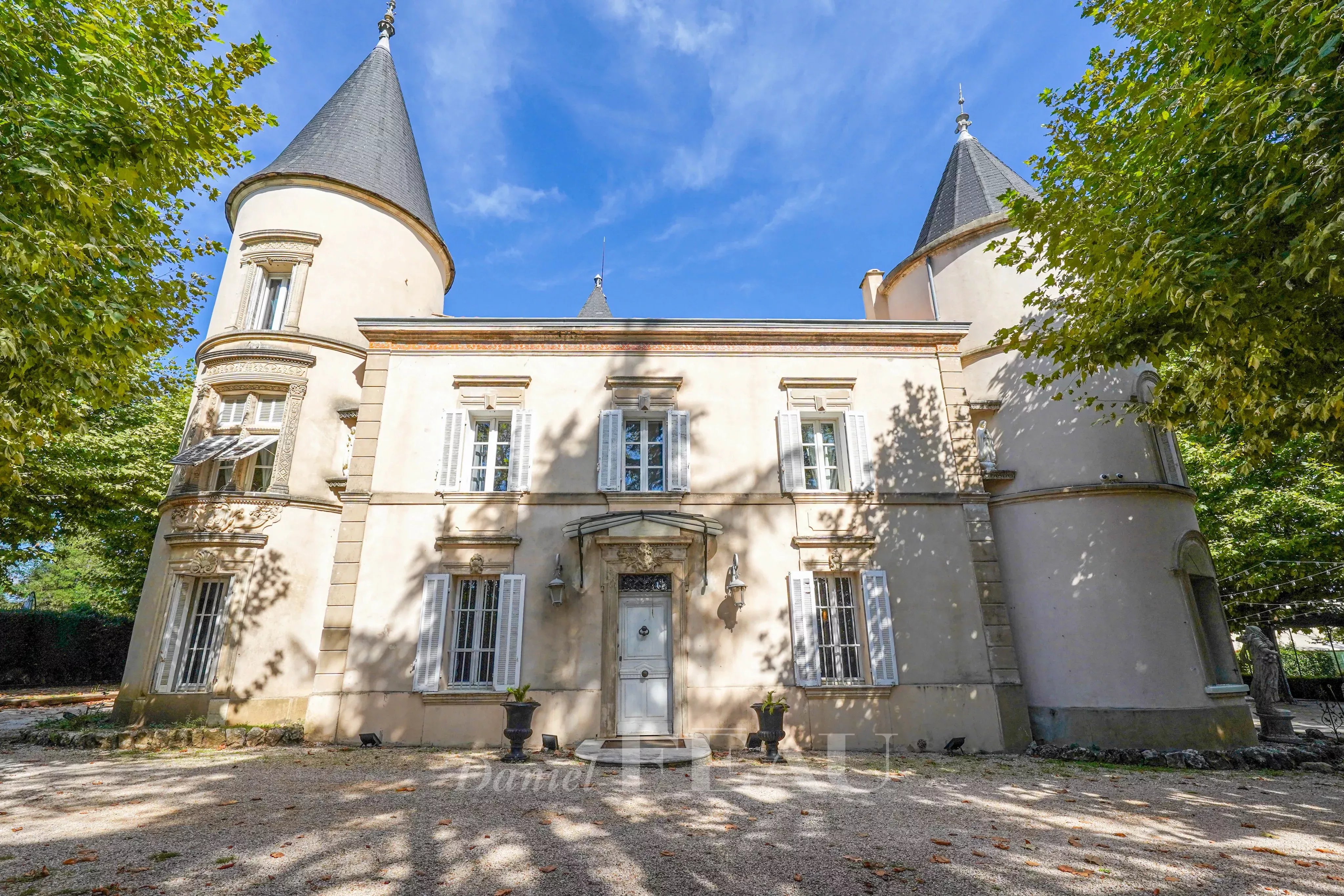 Sale Castle Saint-Maximin-la-Sainte-Baume