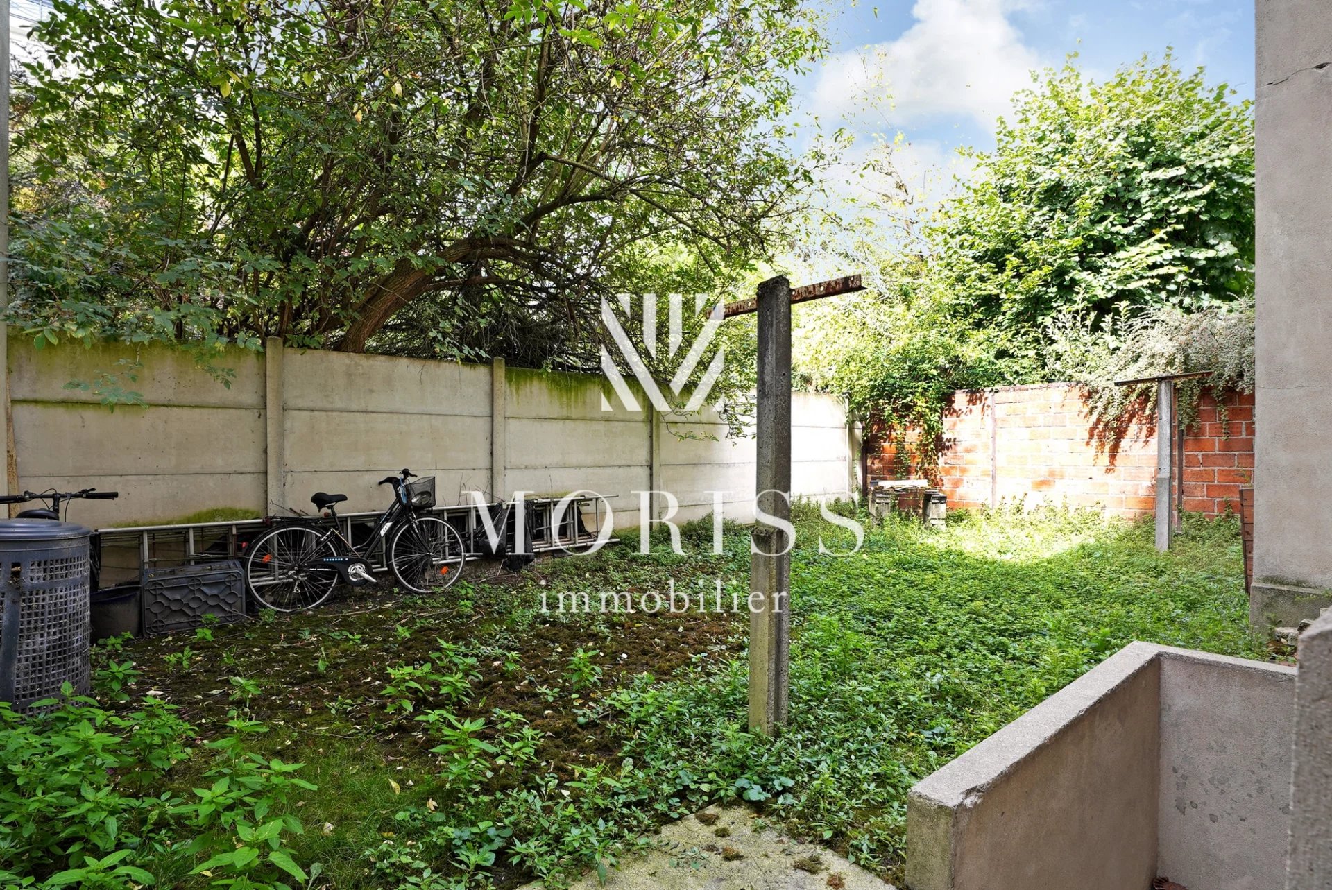 Maison Familiale 6 pièces avec jardin  Les LILAS Métro Serge Gai - Image Array