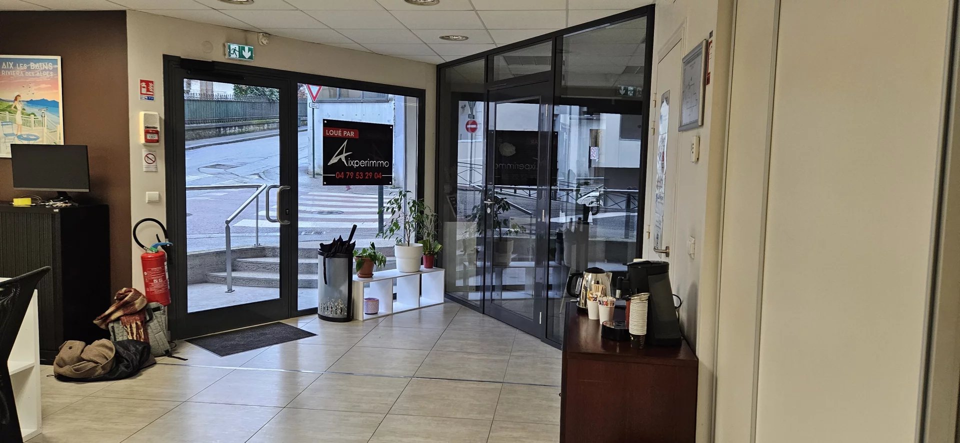 Aix-les-Bains, à louer, local commercial de 76m²