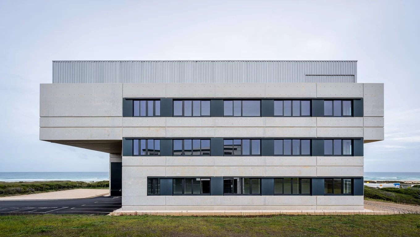 Bureaux 240 m2 La Rochelle Aéroport