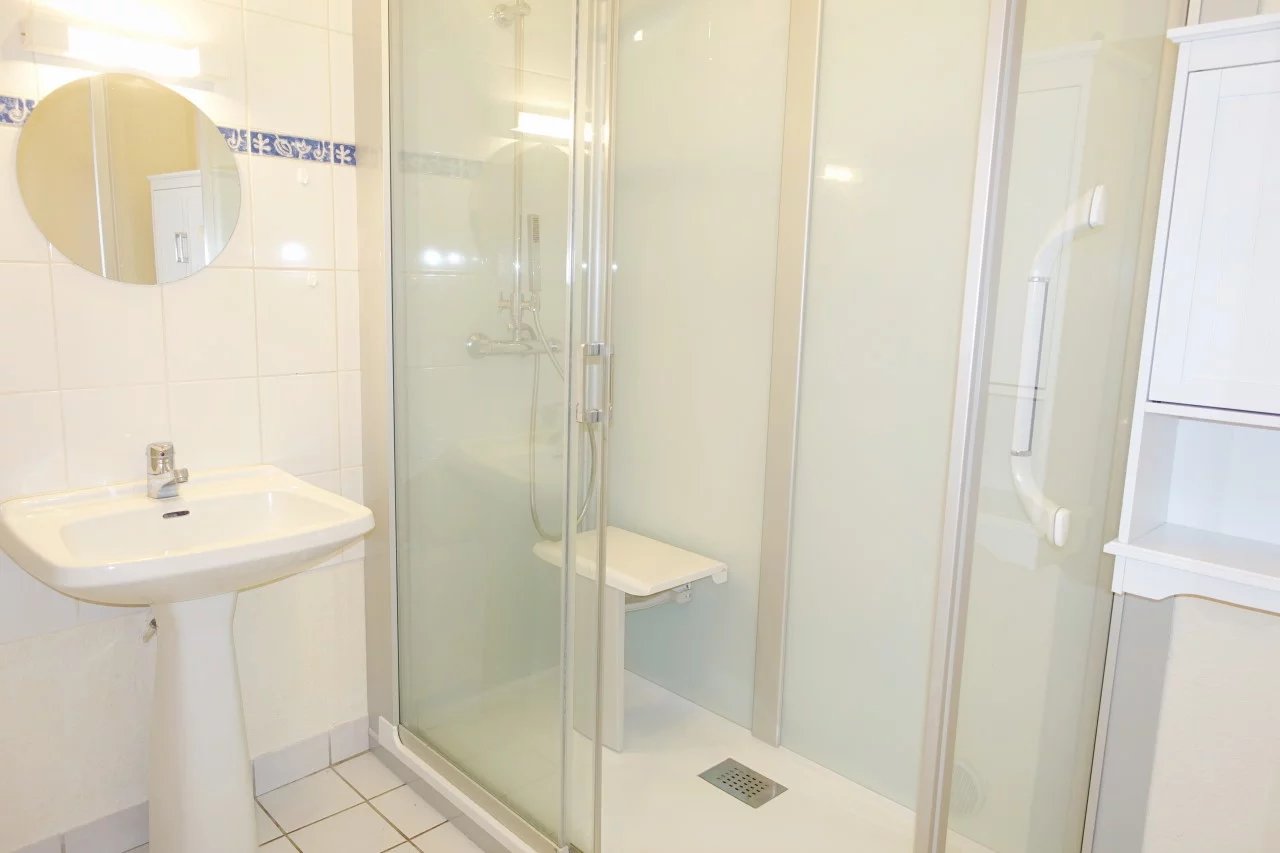 APPARTEMENT T3 DE 74 M² AVEC TERRASSE + ASCENSEUR — photo 5