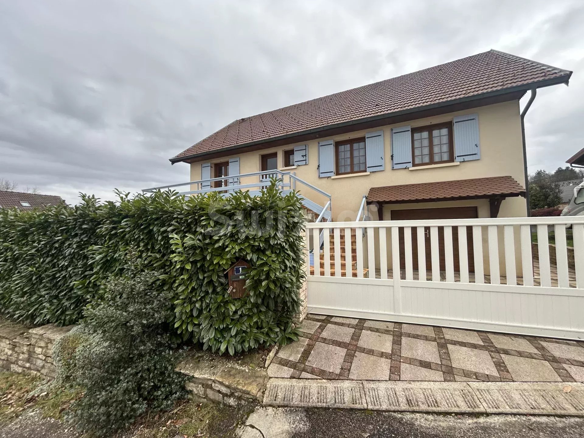 Agence immobilière de 