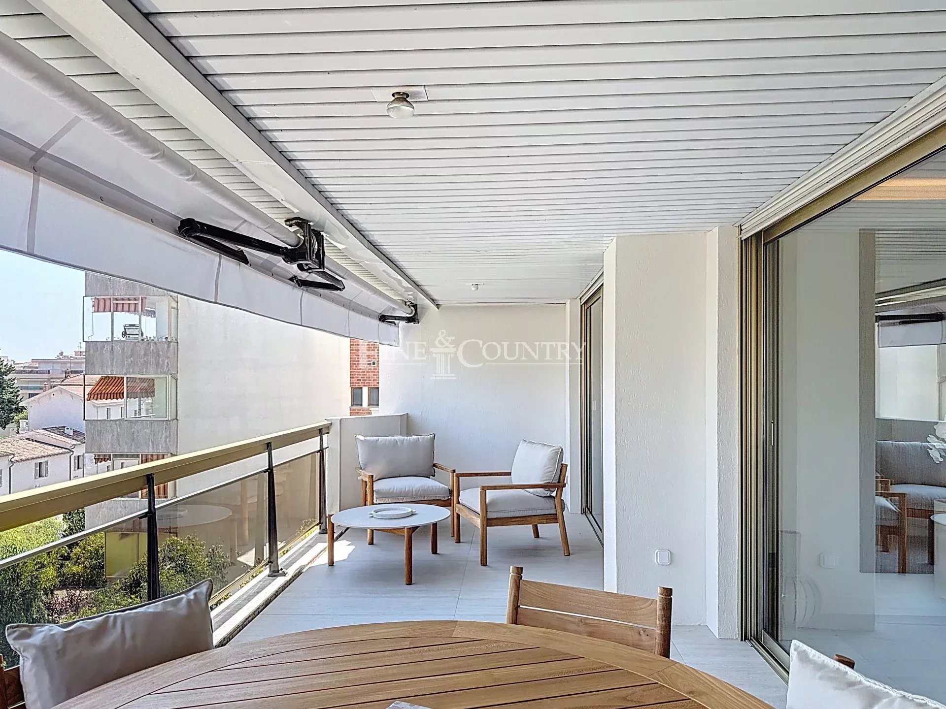 Photo of 3 BEDROOM APPARTEMENT  CANNES PALM BEACH