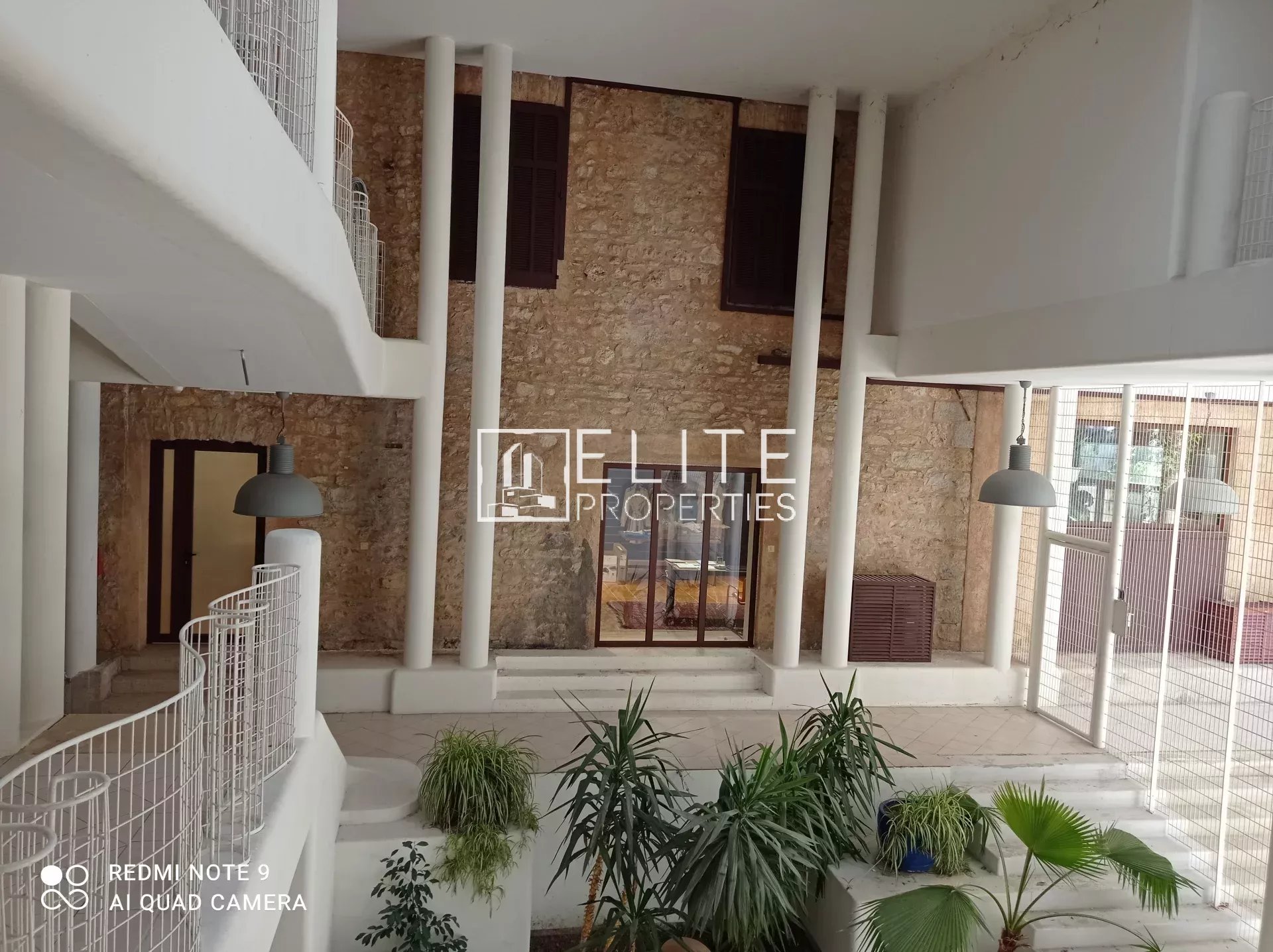 LOCAL COMMERCIAL 103 m² – TERRASSE PRIVATIVE – MOUGINS - Photo 4