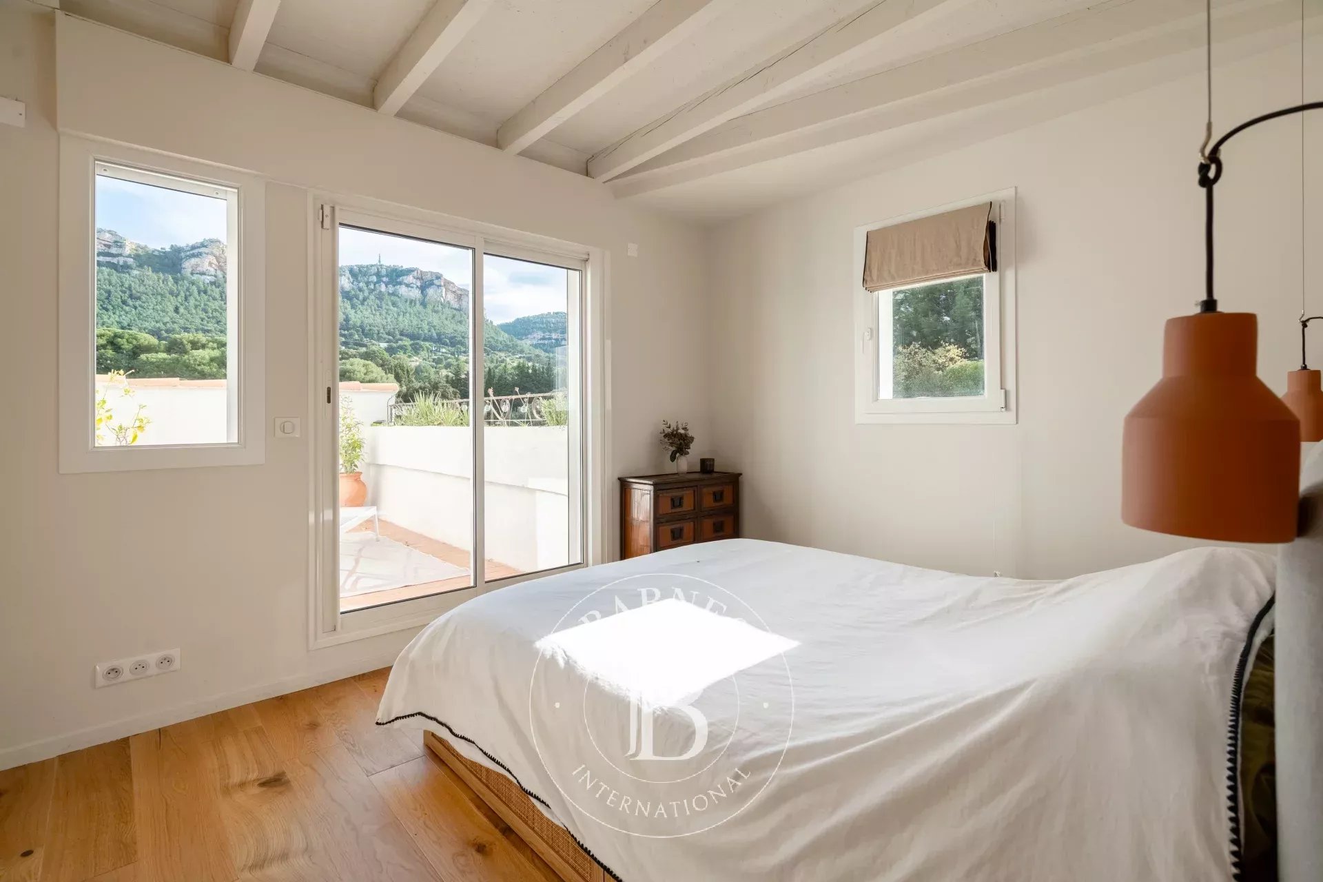 Ev Cassis - picture 10