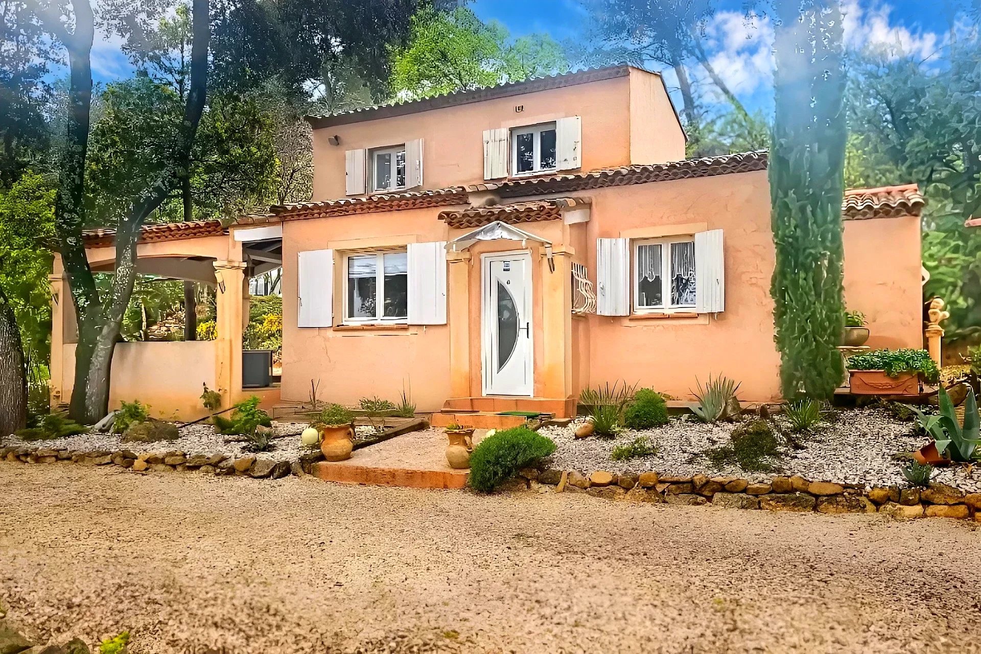 Villa vue panoramique piscine forêt