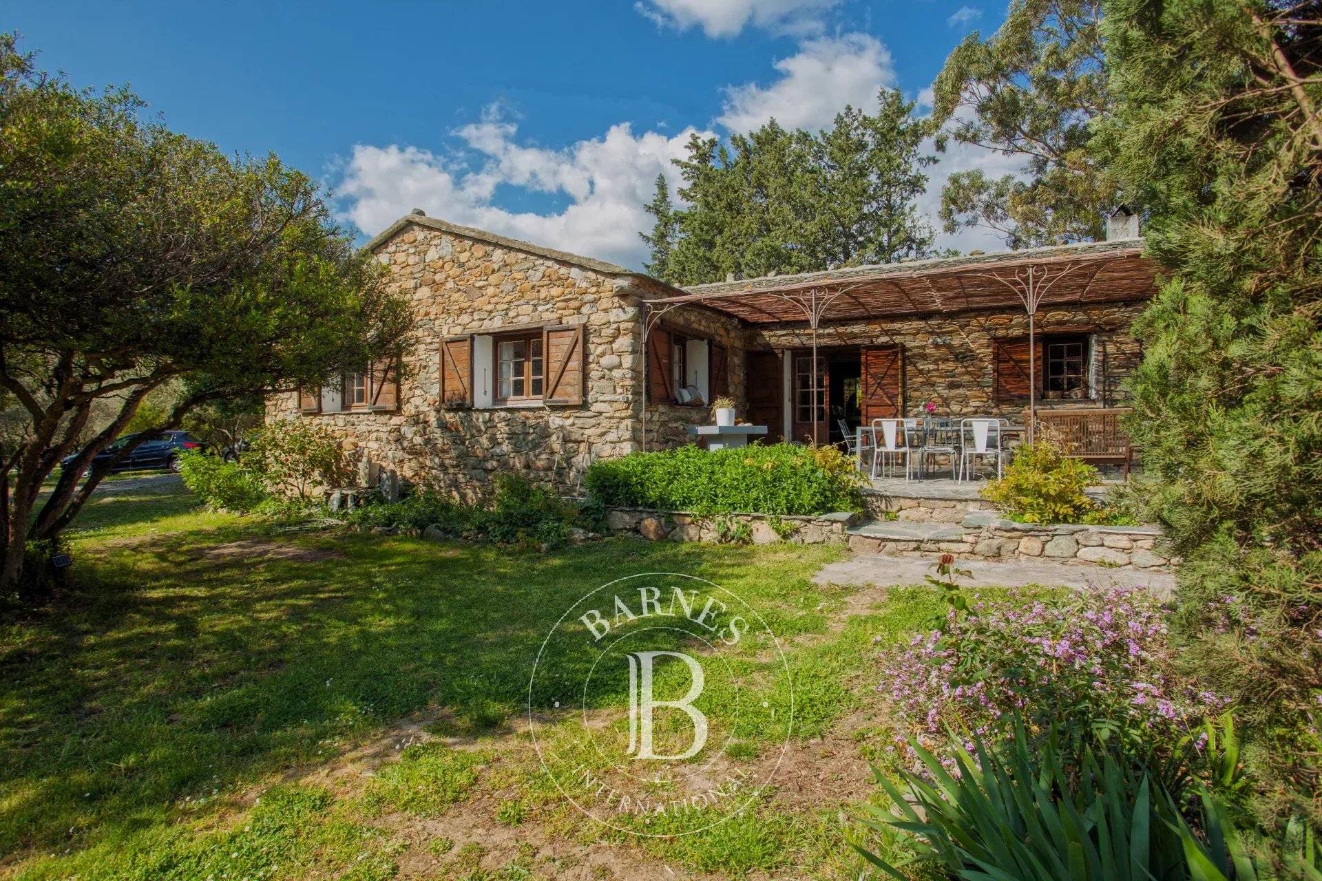 Saint Florent region, stone property with swimming pool