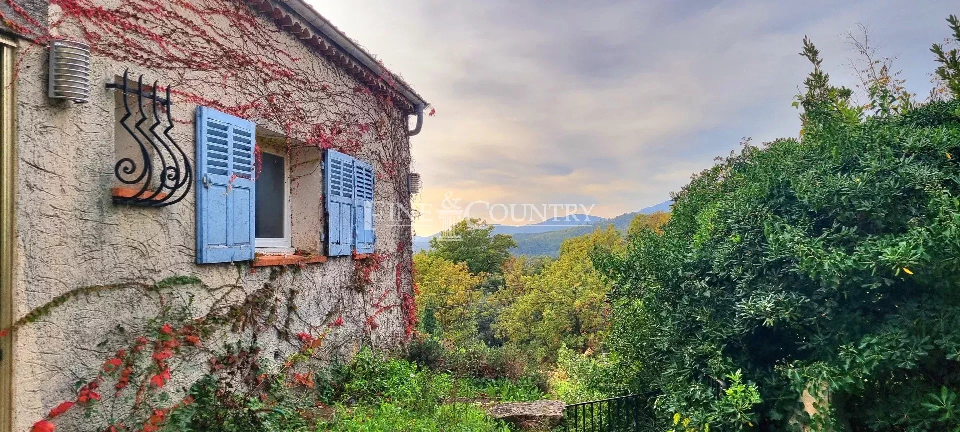 Photo of Villa For Sale in Montauroux for renovation