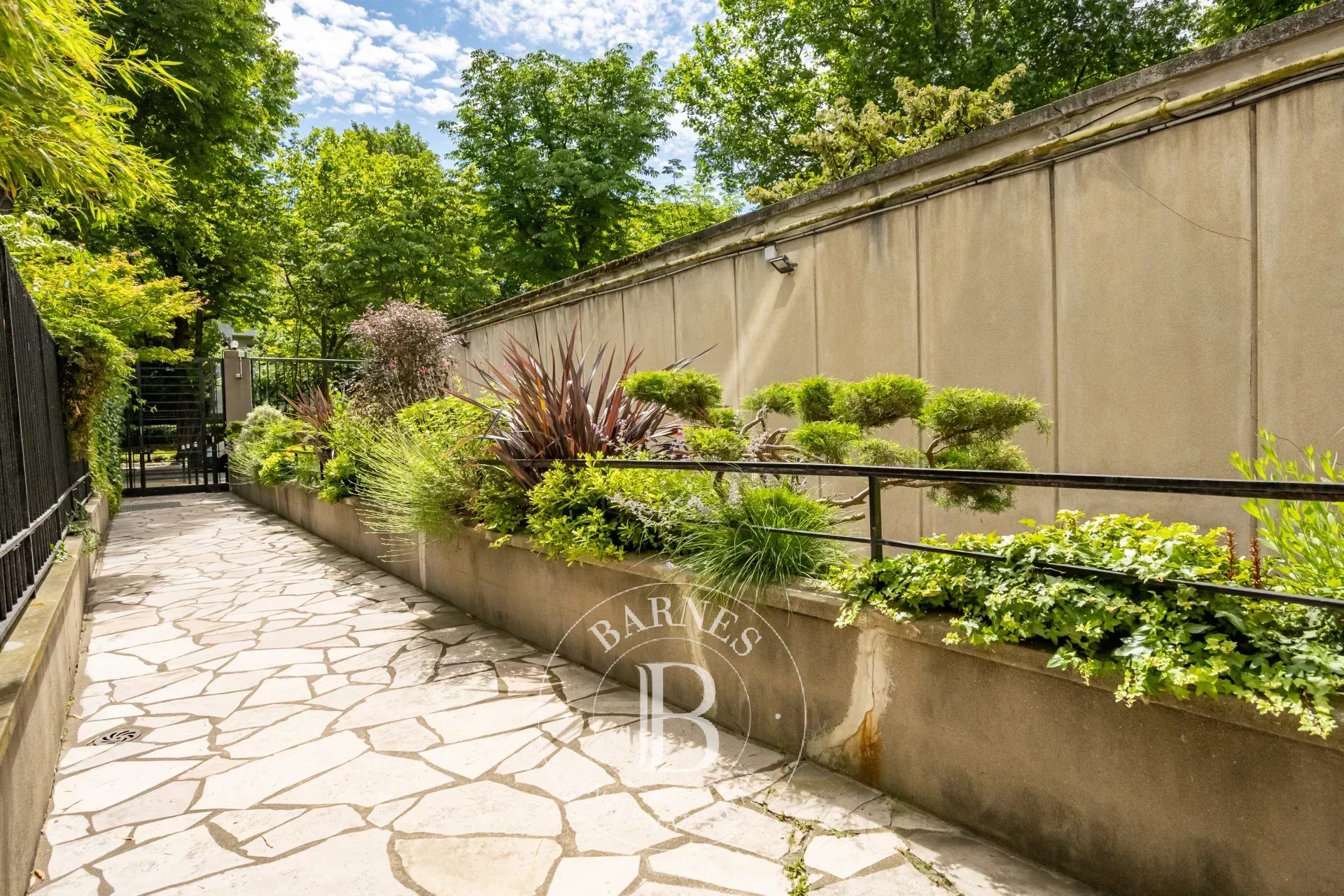 Neuilly - Inkermann - 4 or 5-bedroom apartment - Exceptional volumes - picture 10