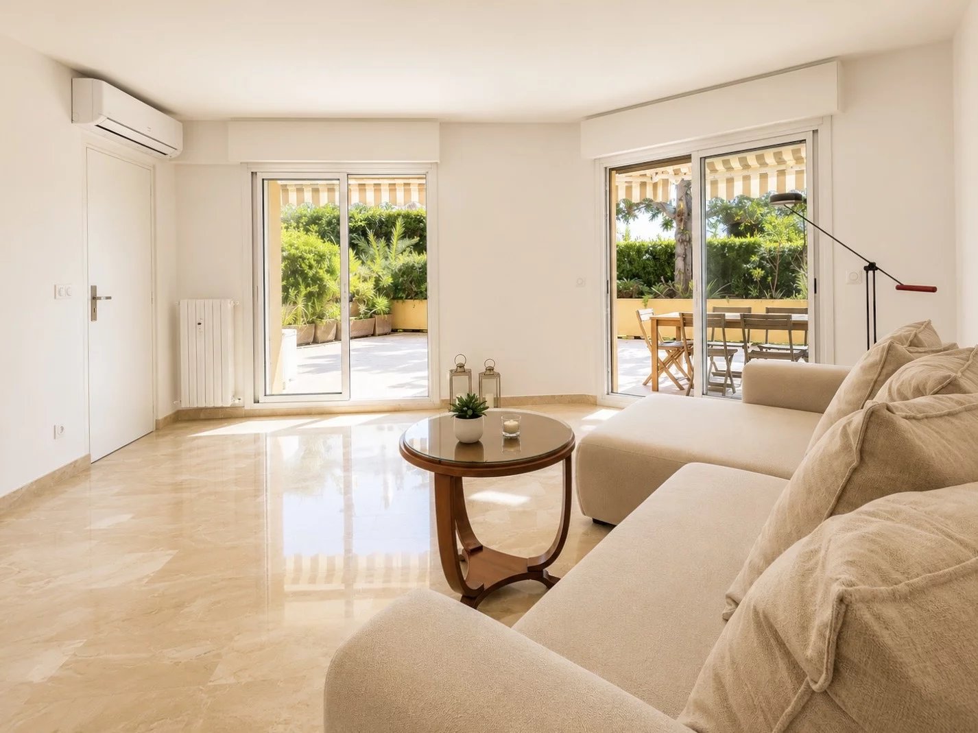 CANNES PALM BEACH – Elegant 1-Bedroom Apartment with Sea View & Exceptional Terrace