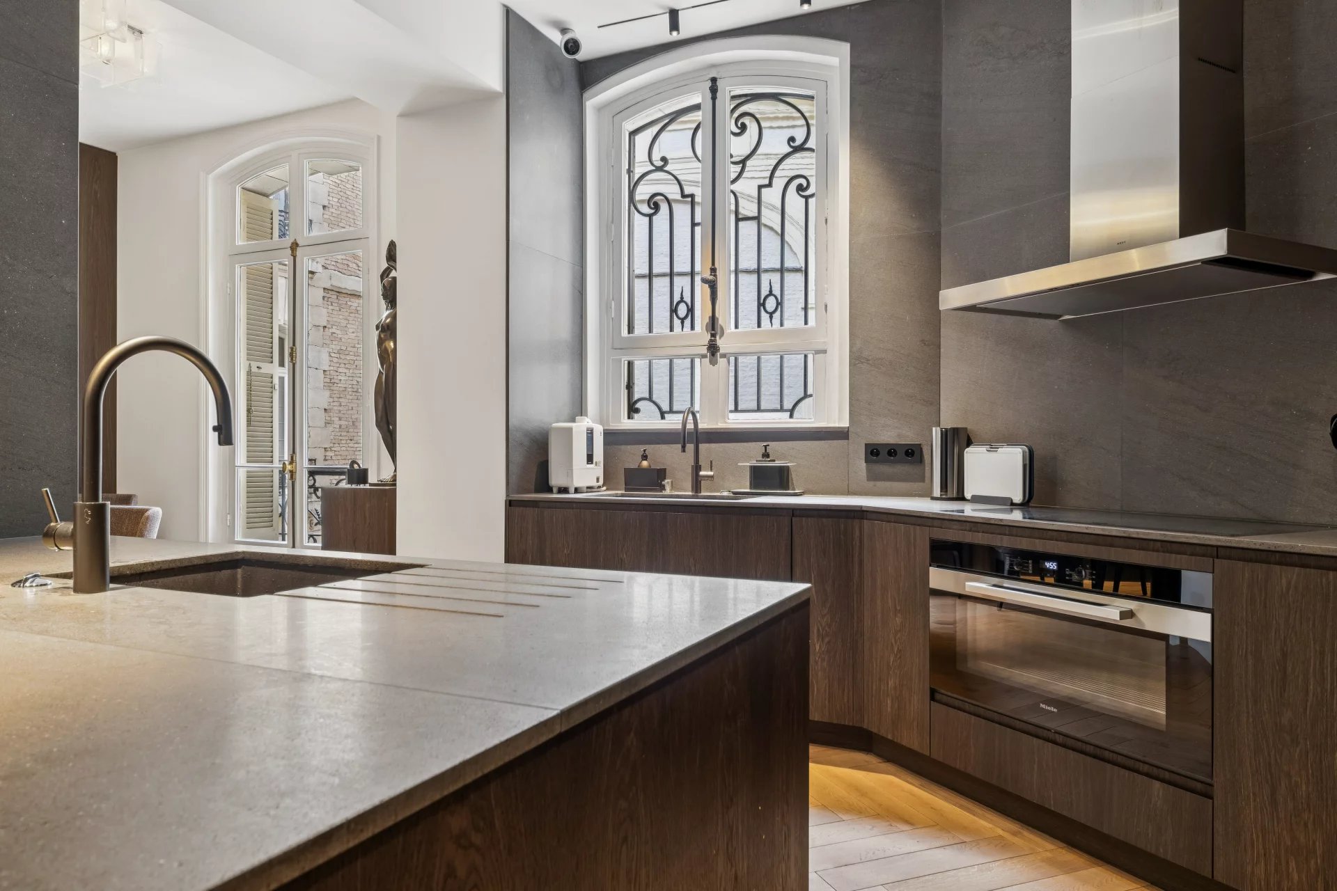 Sale Apartment Paris 16th