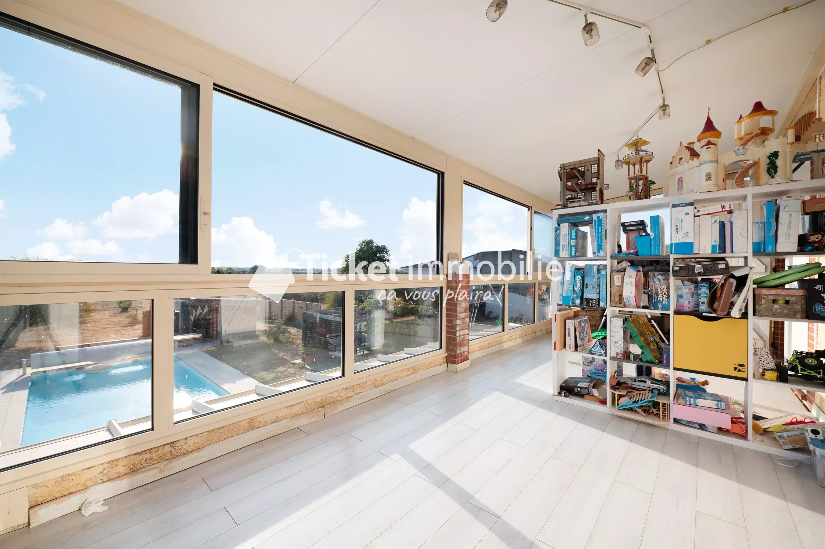 VILLA T6 215m2 TERRAIN 5558m2 CONSTRUCTIBLE, PISCINE AU SEL LINER NEUF, AQUATHERMIE 2 PUITS, 4KW PANNEAUX, DOUBLE VERANDA 72m2, CHAUFFAGE SOL, CAVE A VIN, VUE PYRENEES ETC ... — photo 17