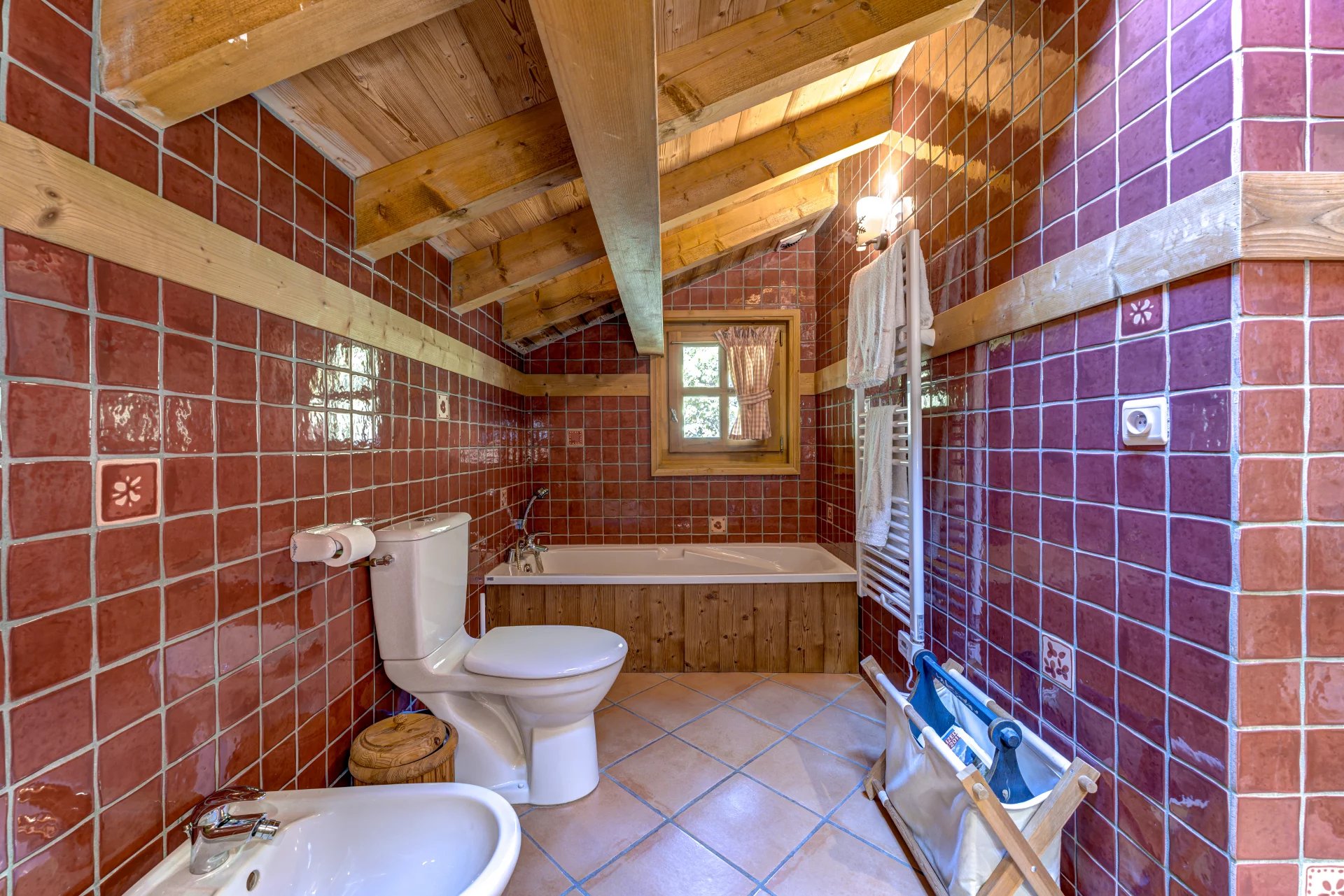 Photo of CHAMONIX - Classic alpine chalet with 6 bedrooms in Les Tines