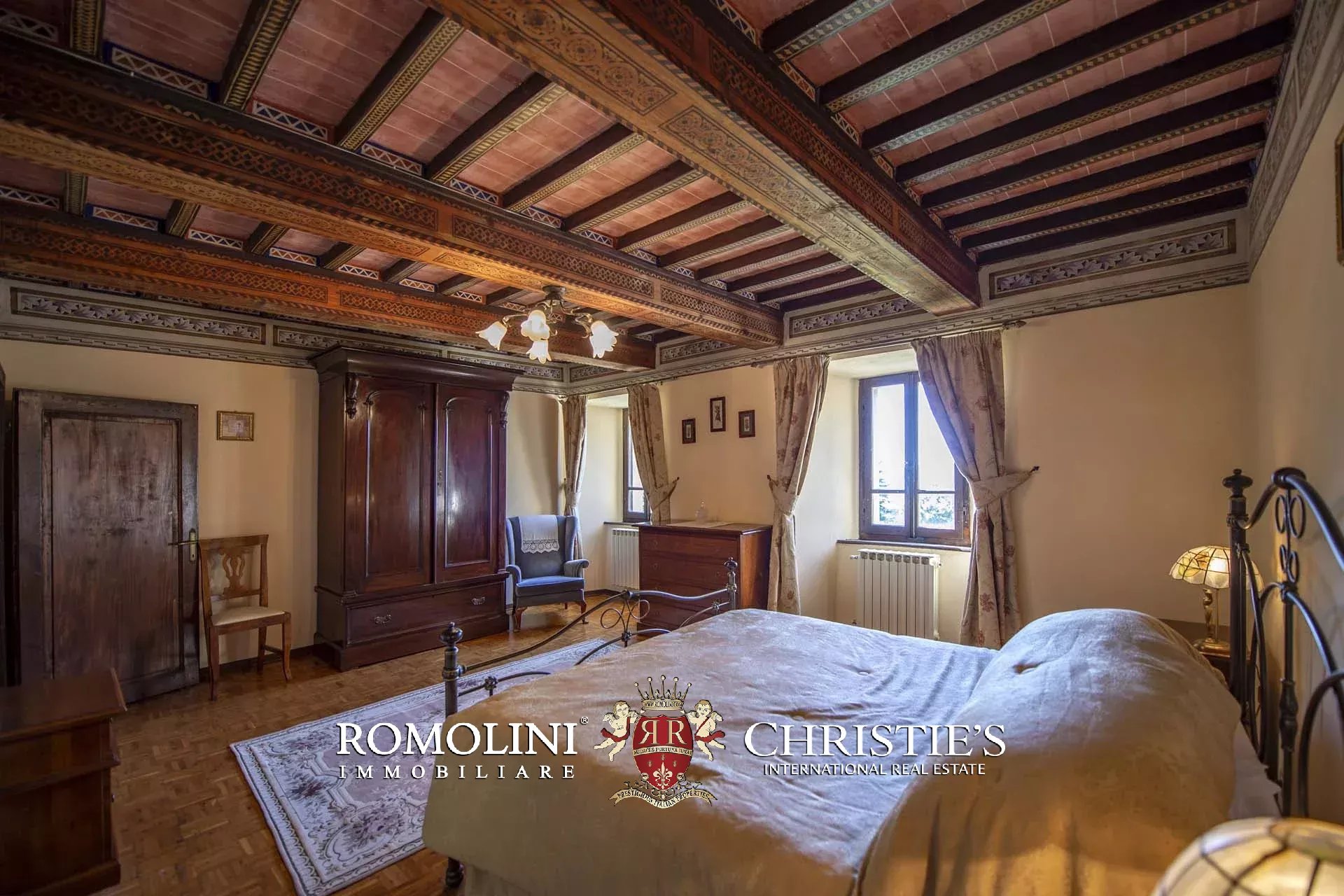 MANOR HOUSE FOR SALE IN CAPRESE MICHELANGELO, TUSCANY