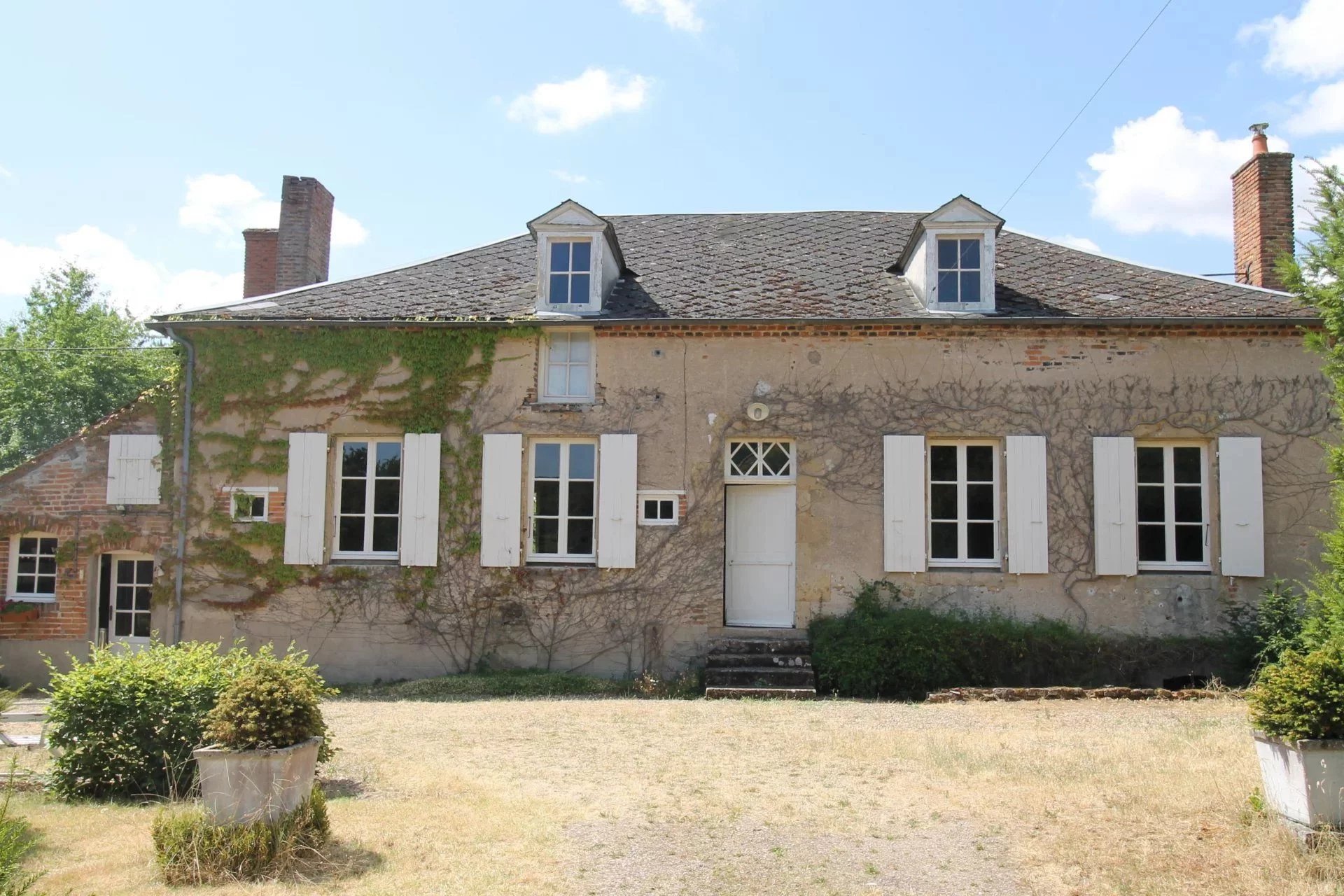 Domaine d'exception avec de grands potentiels à vendre en Bourgogne