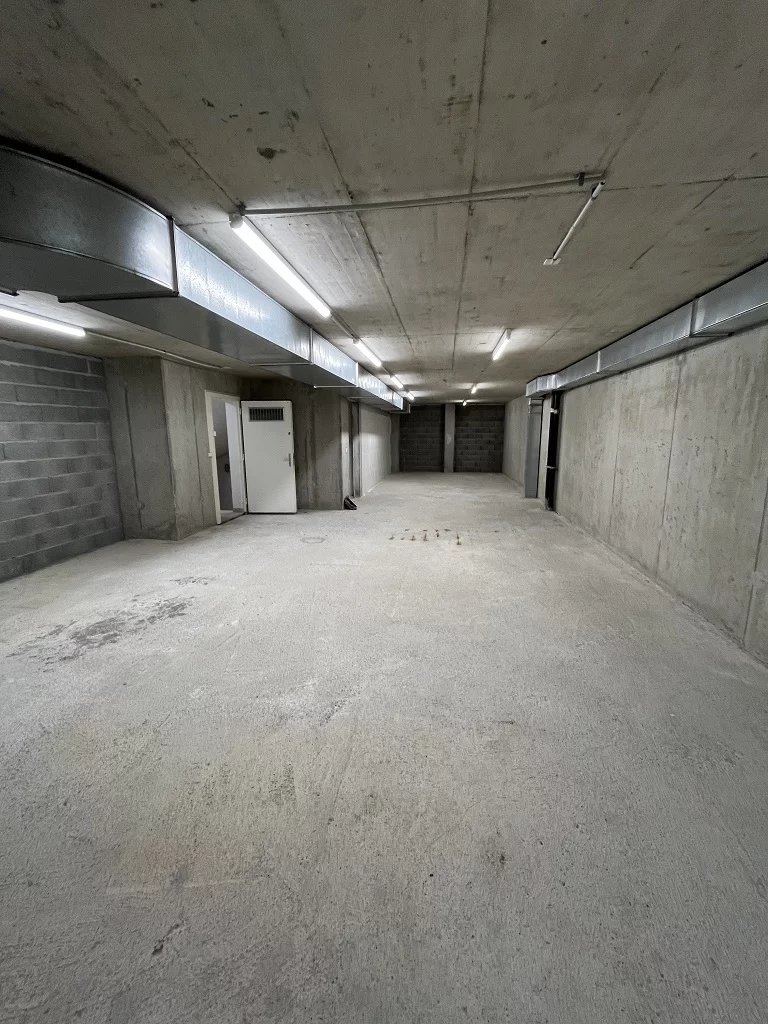 Dépôt à louer – Environ 81 m² – Genève