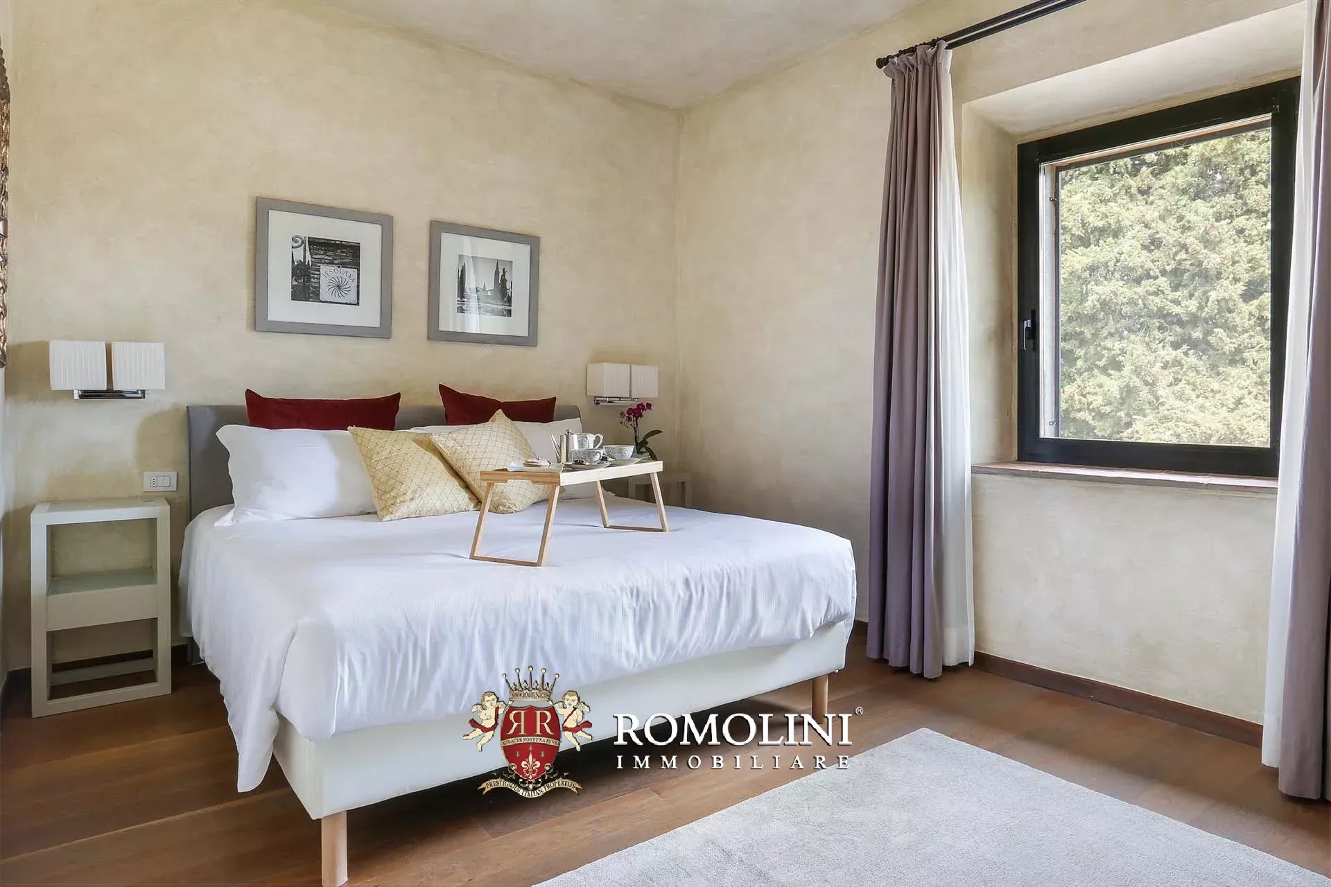 25 Bedroom Vineyard's Image 100
