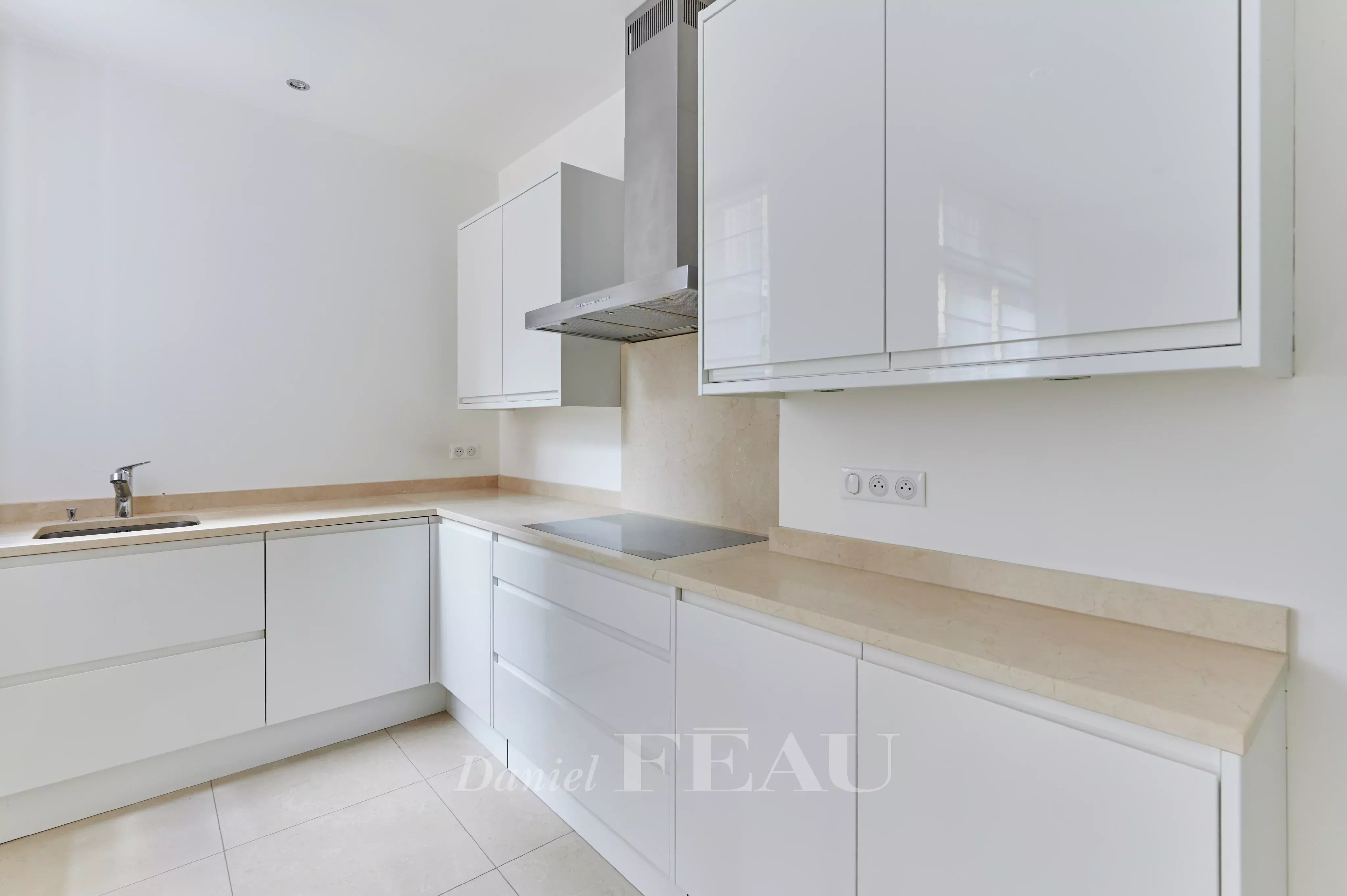 Rental Apartment Neuilly-sur-Seine