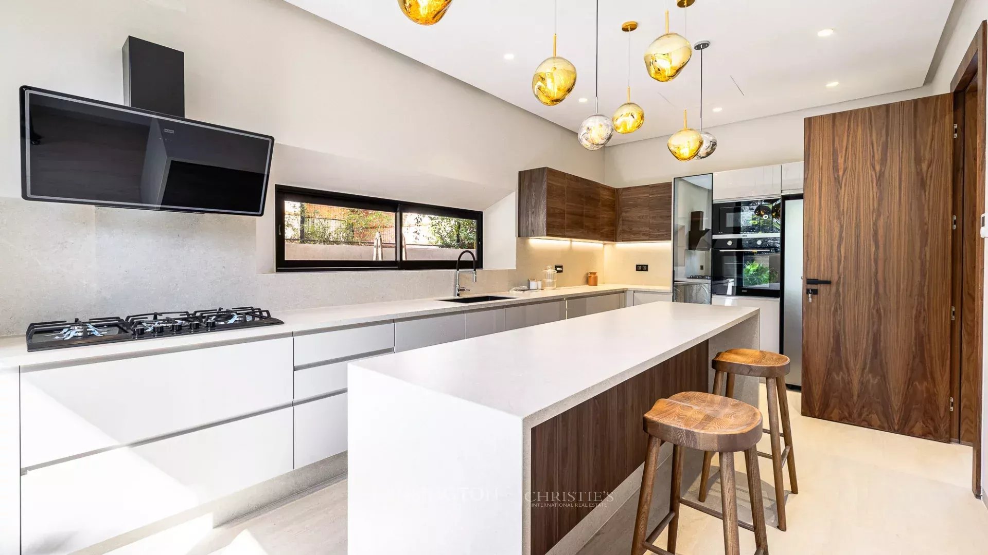 4 Bedroom Villa/Townhouse's Image 9