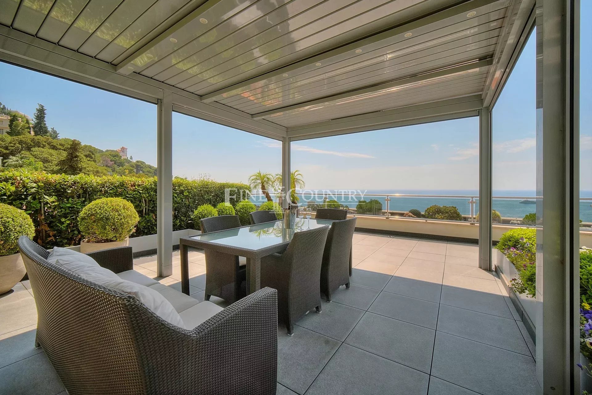 Photo of Penthouse-Villa for sale on the edge of Monaco, with sea Views