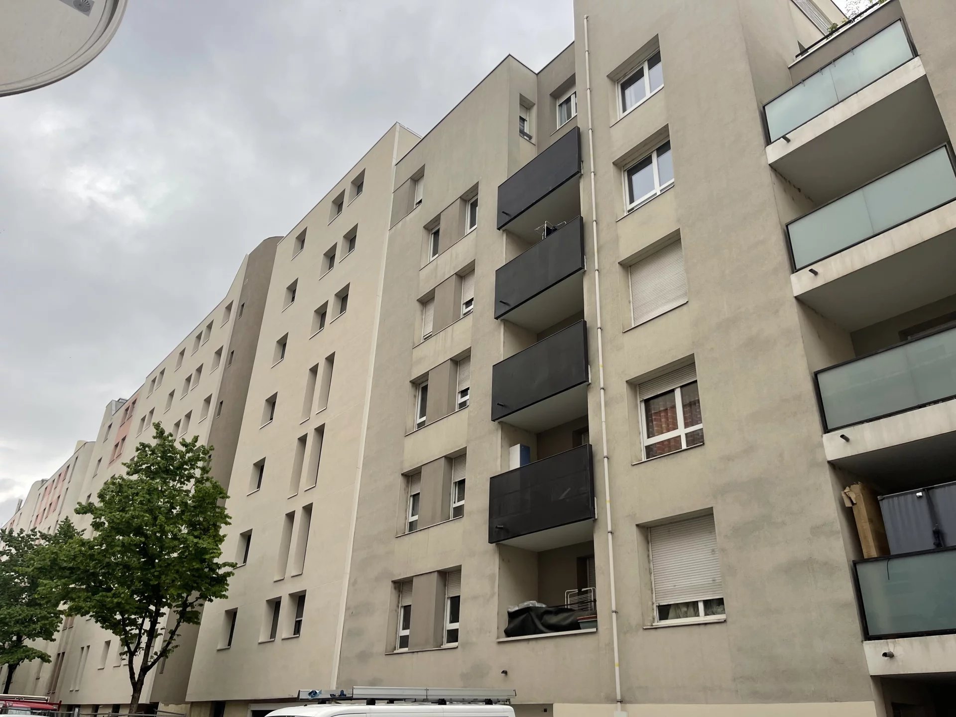 Idéal investisseur beau T3 récent vendu loué