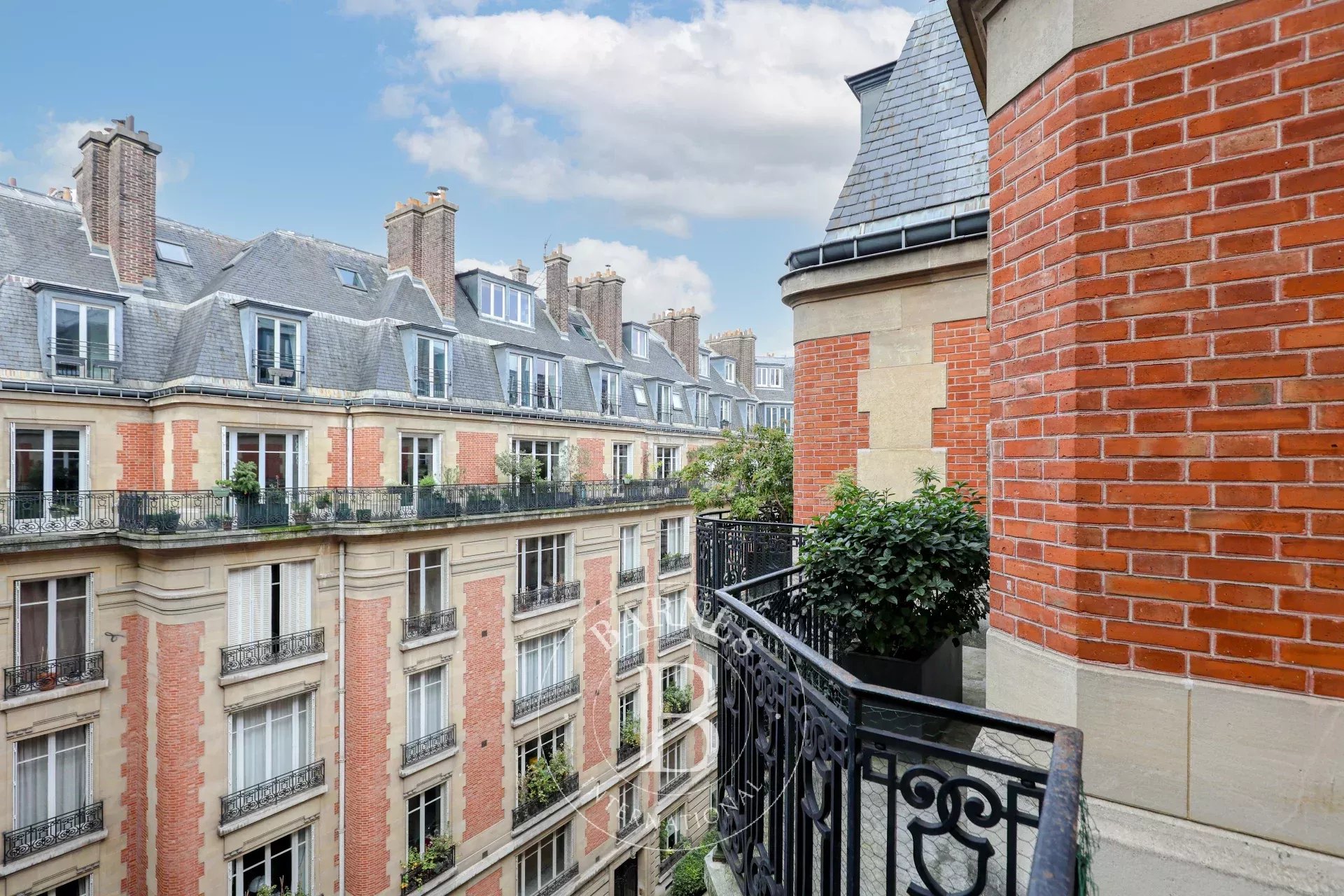 Daire Paris 8ème - picture 18