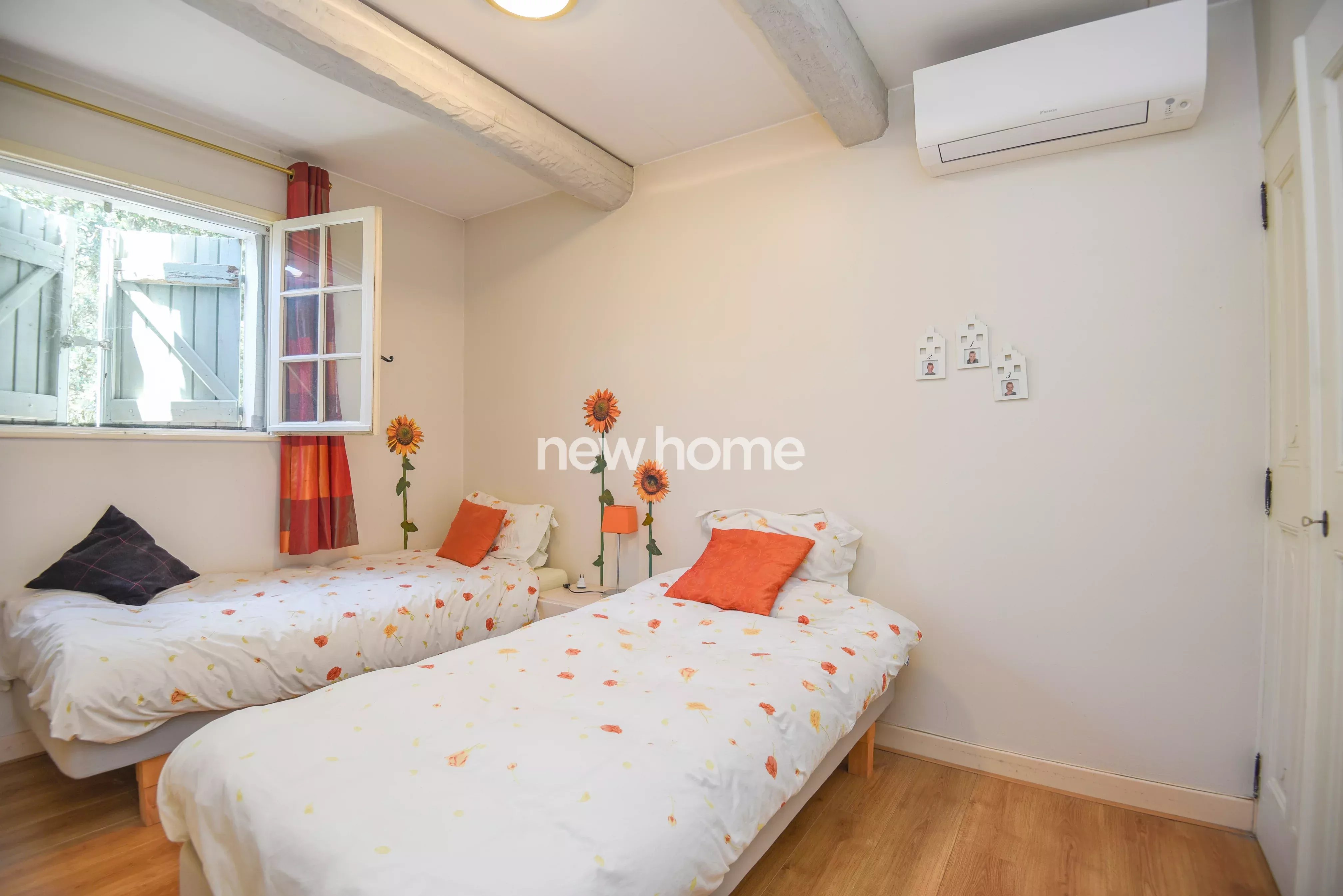 Maison spacieuse sur un terrain vaste et arboré